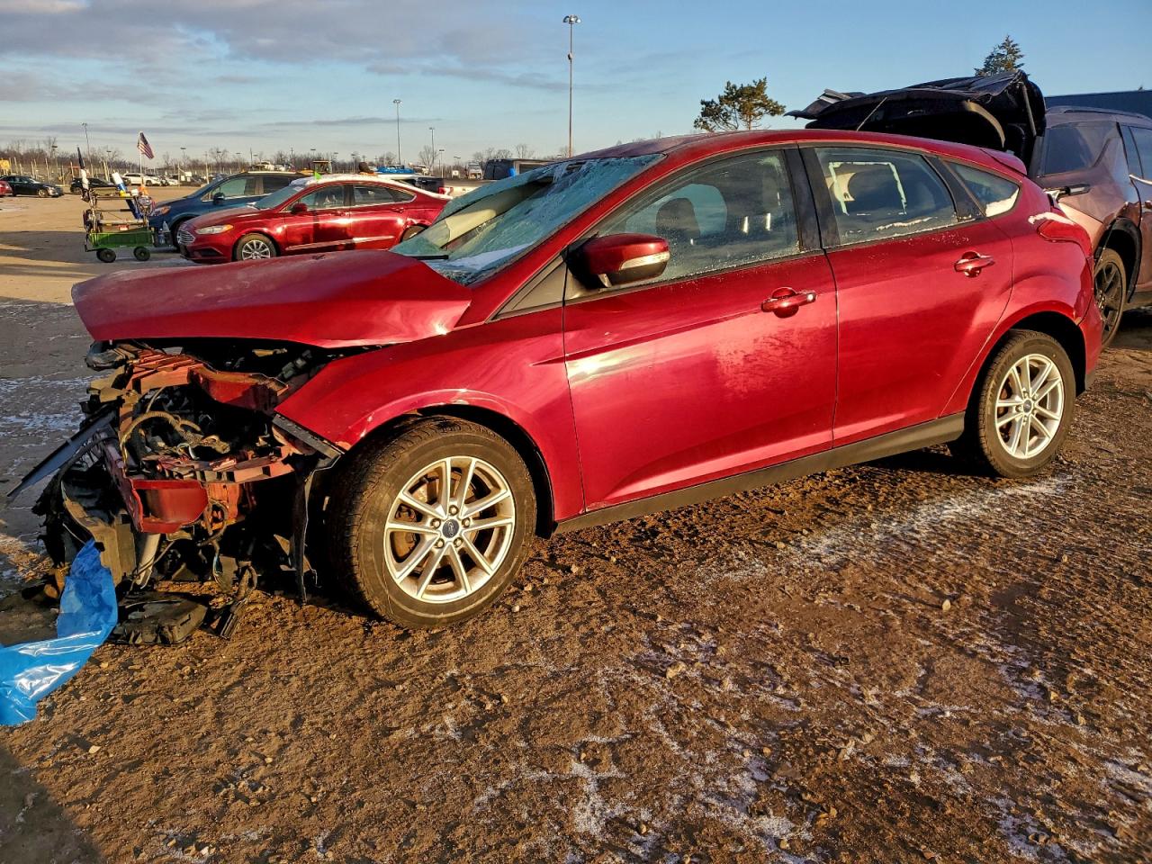 2015 Ford Focus Se Red vin: 1FADP3K24FL284467