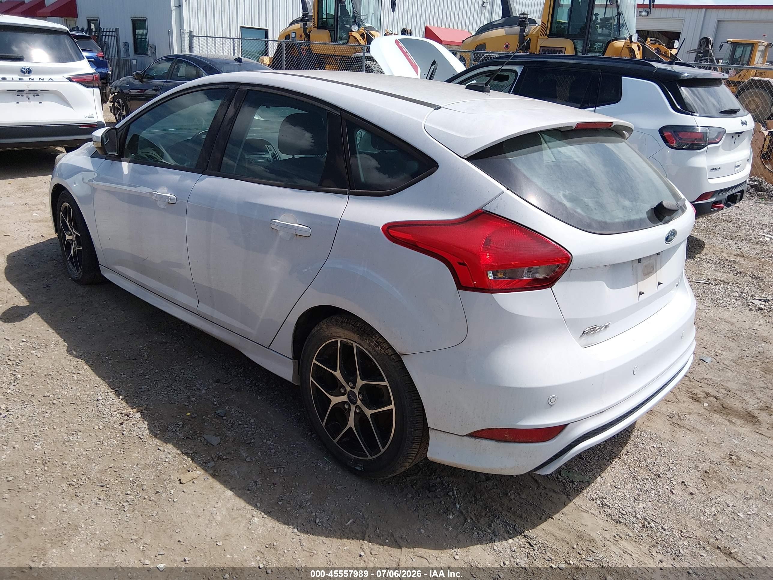 2015 Ford Focus Se White vin: 1FADP3K24FL300327