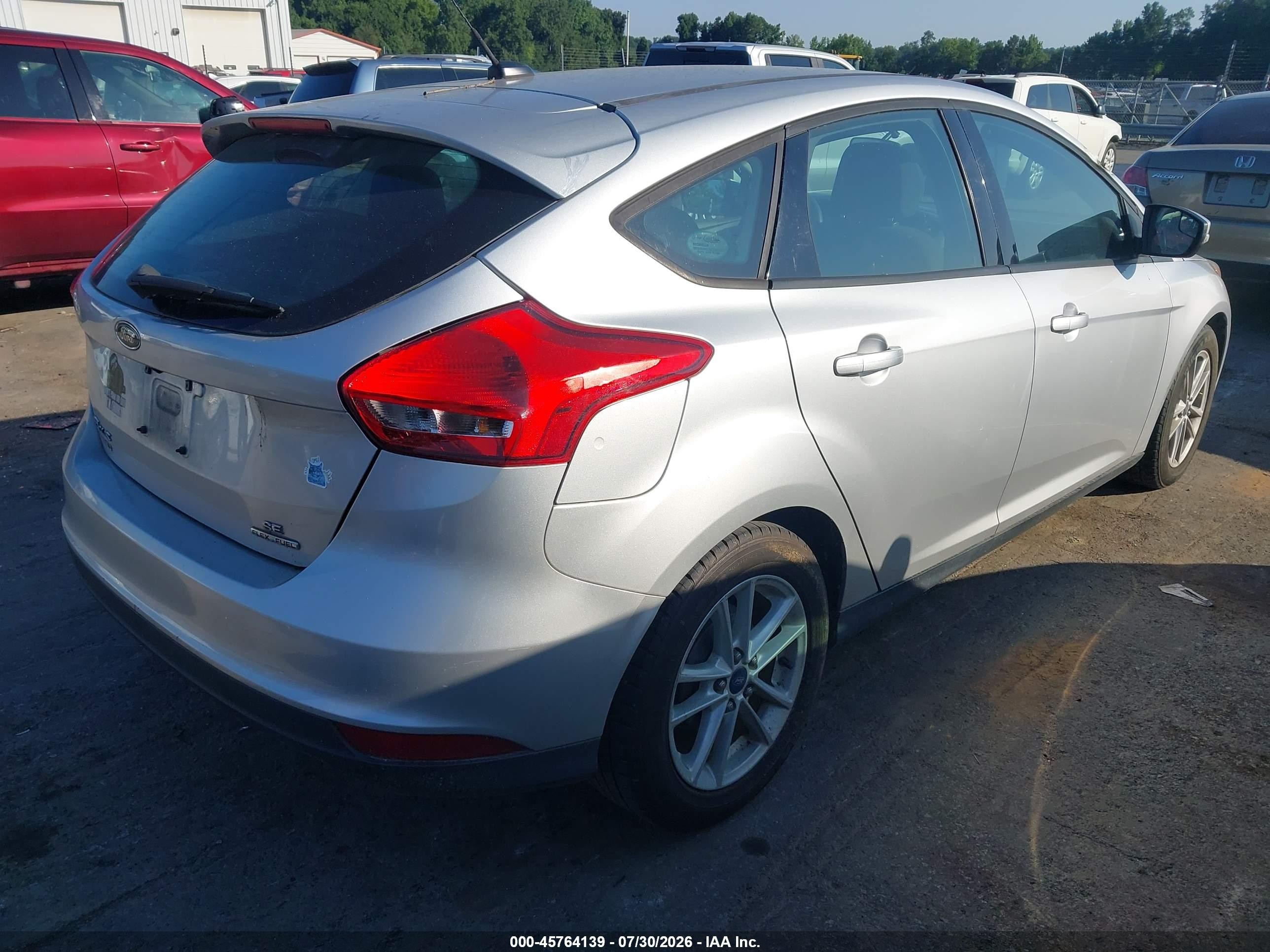 2015 Ford Focus Se Silver vin: 1FADP3K24FL315801