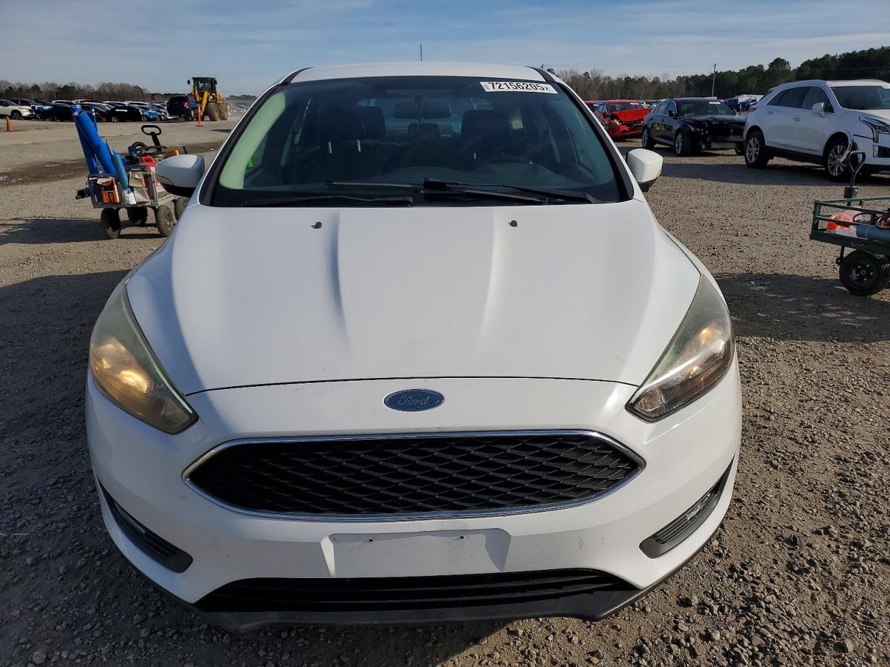2015 Ford Focus Se White vin: 1FADP3K24FL318472