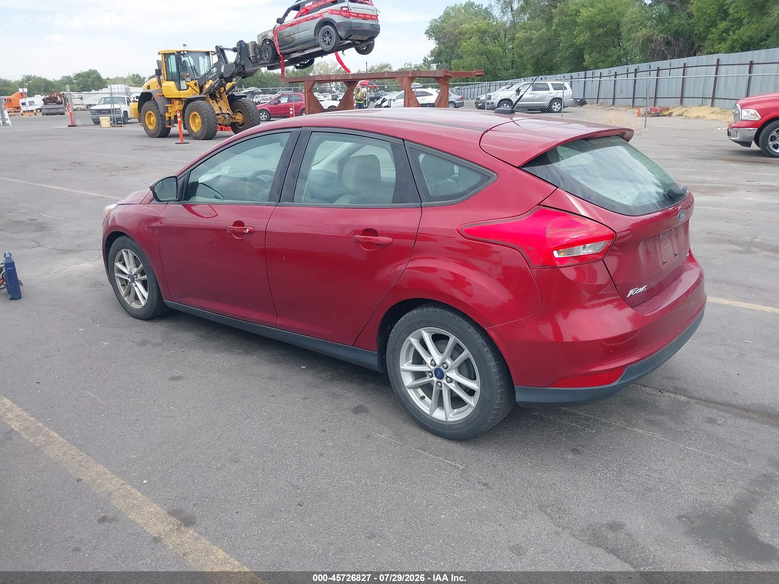 2015 Ford Focus Se Red vin: 1FADP3K24FL318729