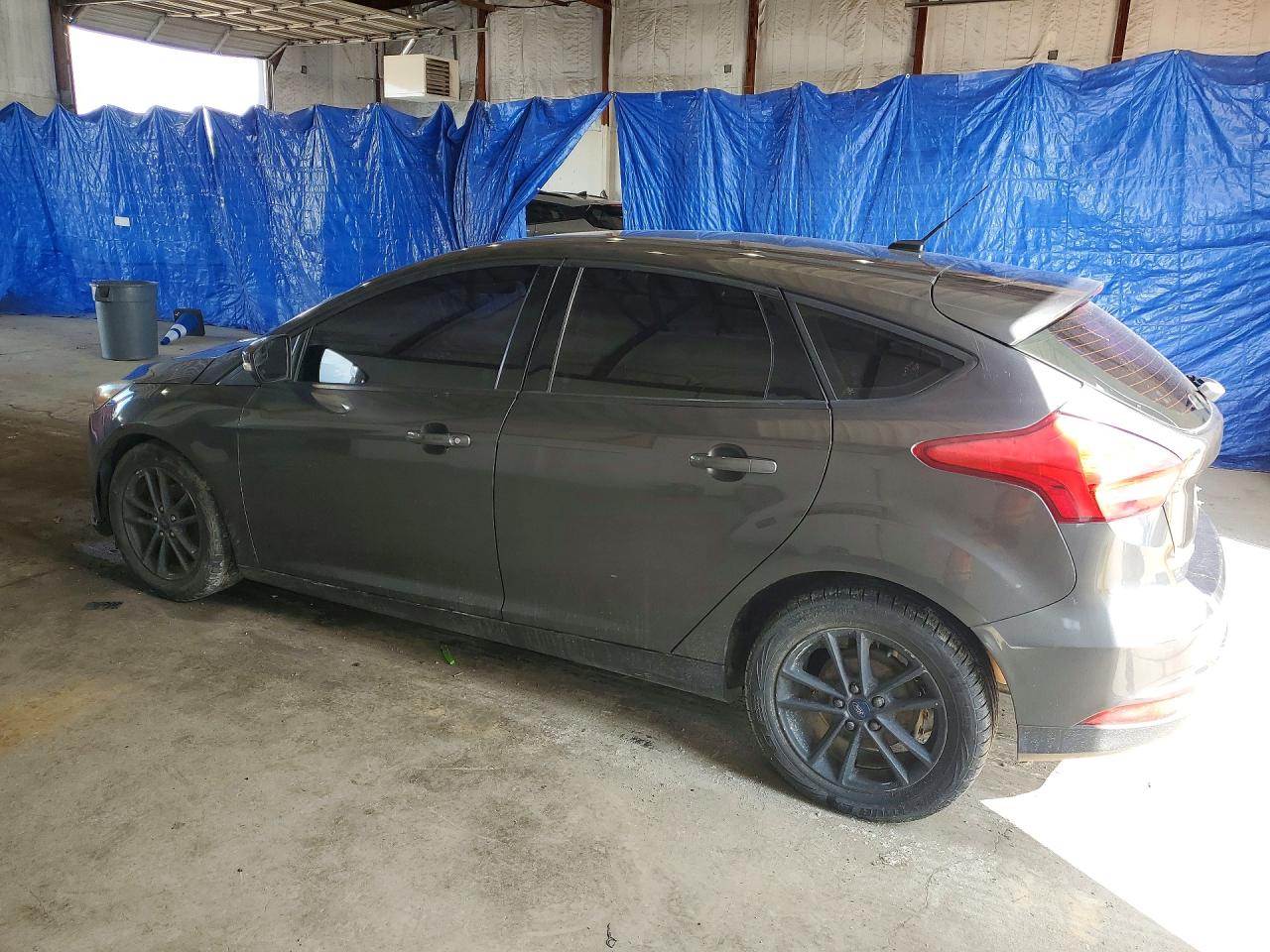 2015 Ford Focus Se Gray vin: 1FADP3K24FL325258