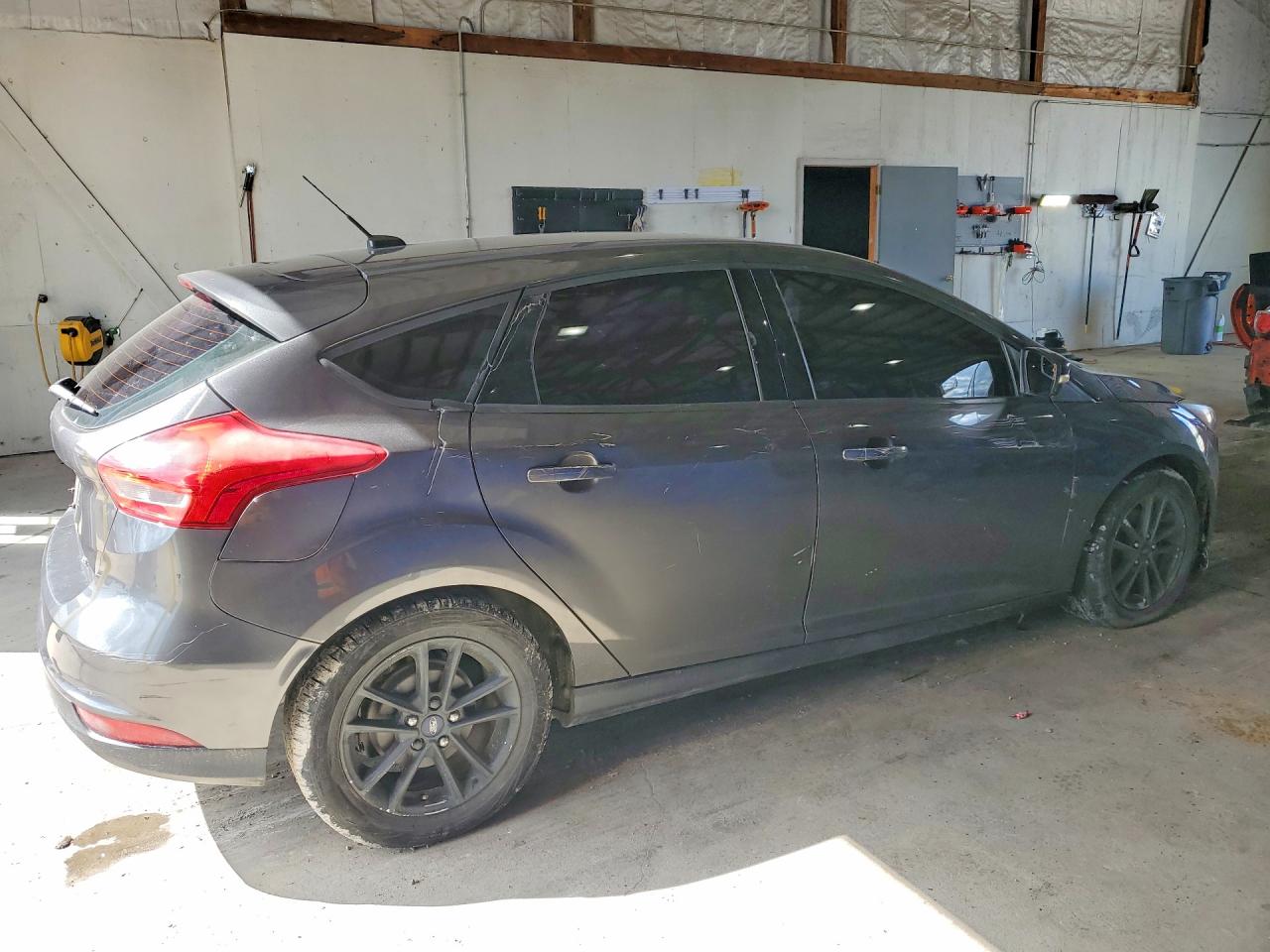 2015 Ford Focus Se Gray vin: 1FADP3K24FL325258