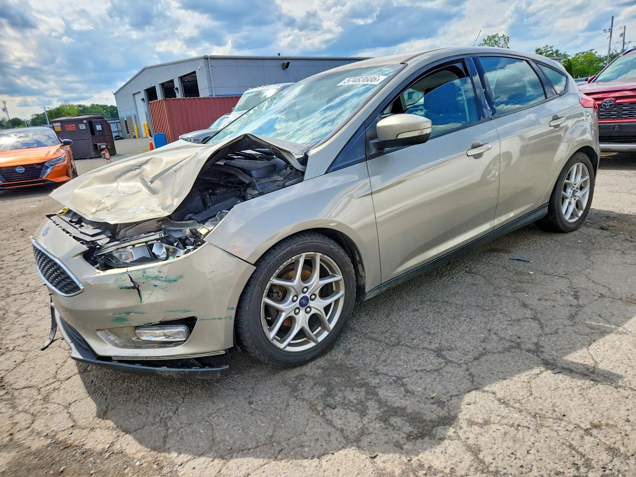 2015 Ford Focus Se Бежевый vin: 1FADP3K24FL336129