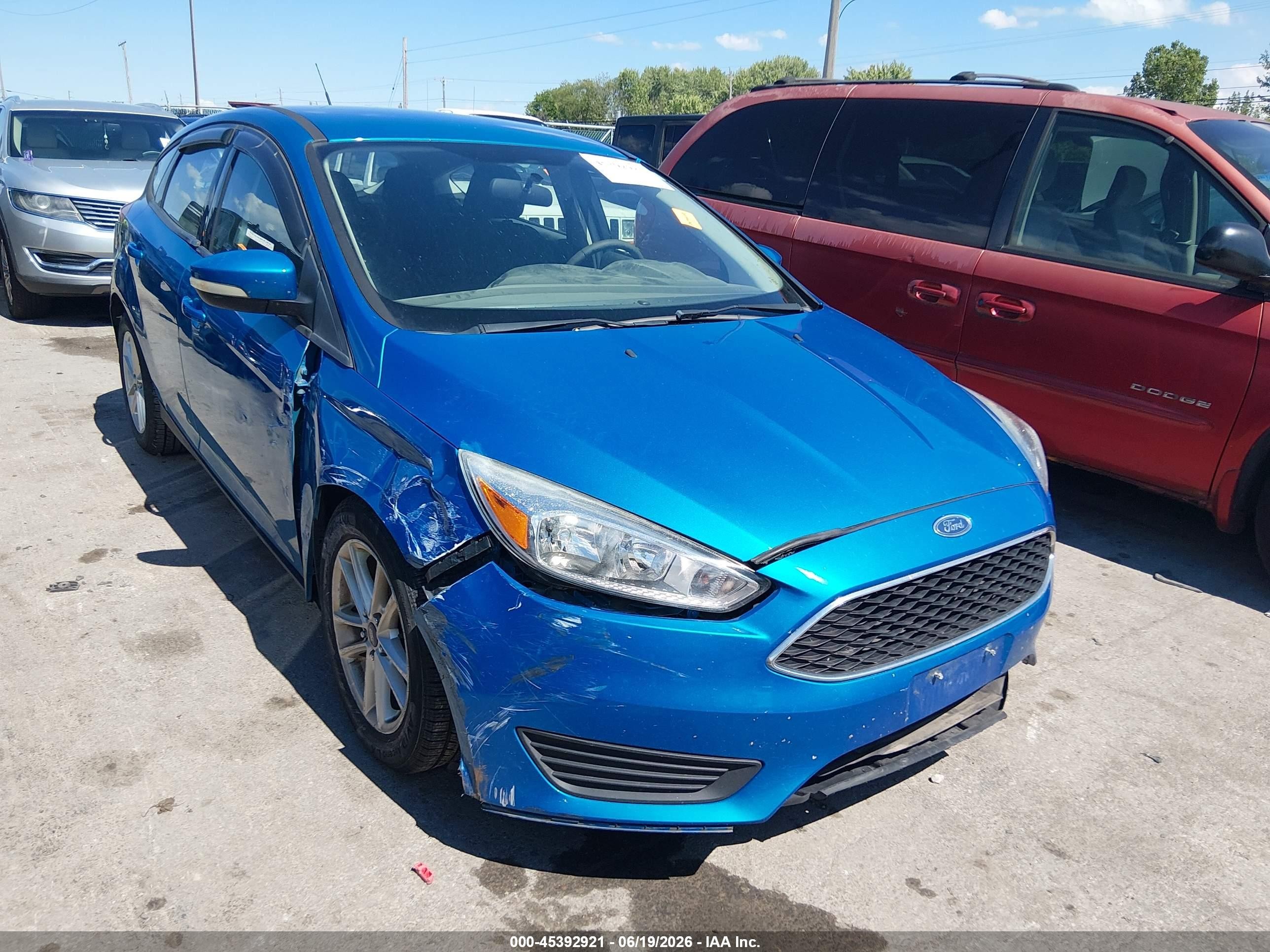 2015 Ford Focus Se Blue vin: 1FADP3K24FL373682