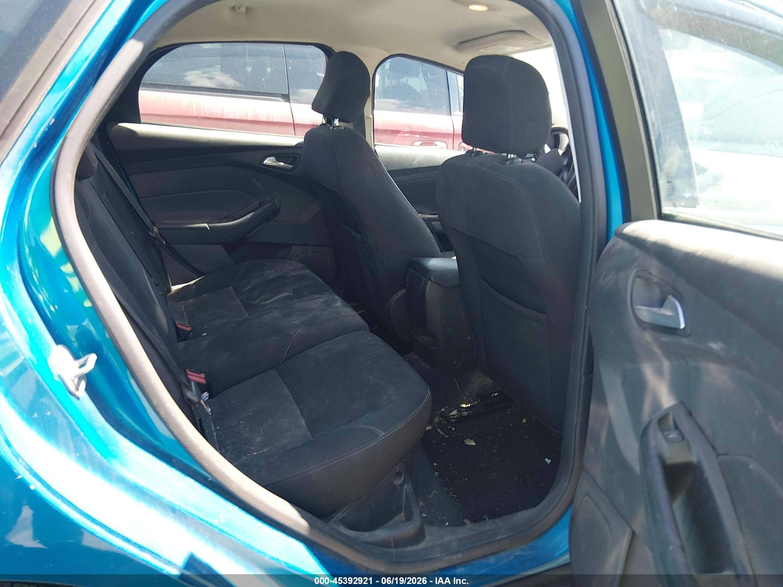 2015 Ford Focus Se Blue vin: 1FADP3K24FL373682