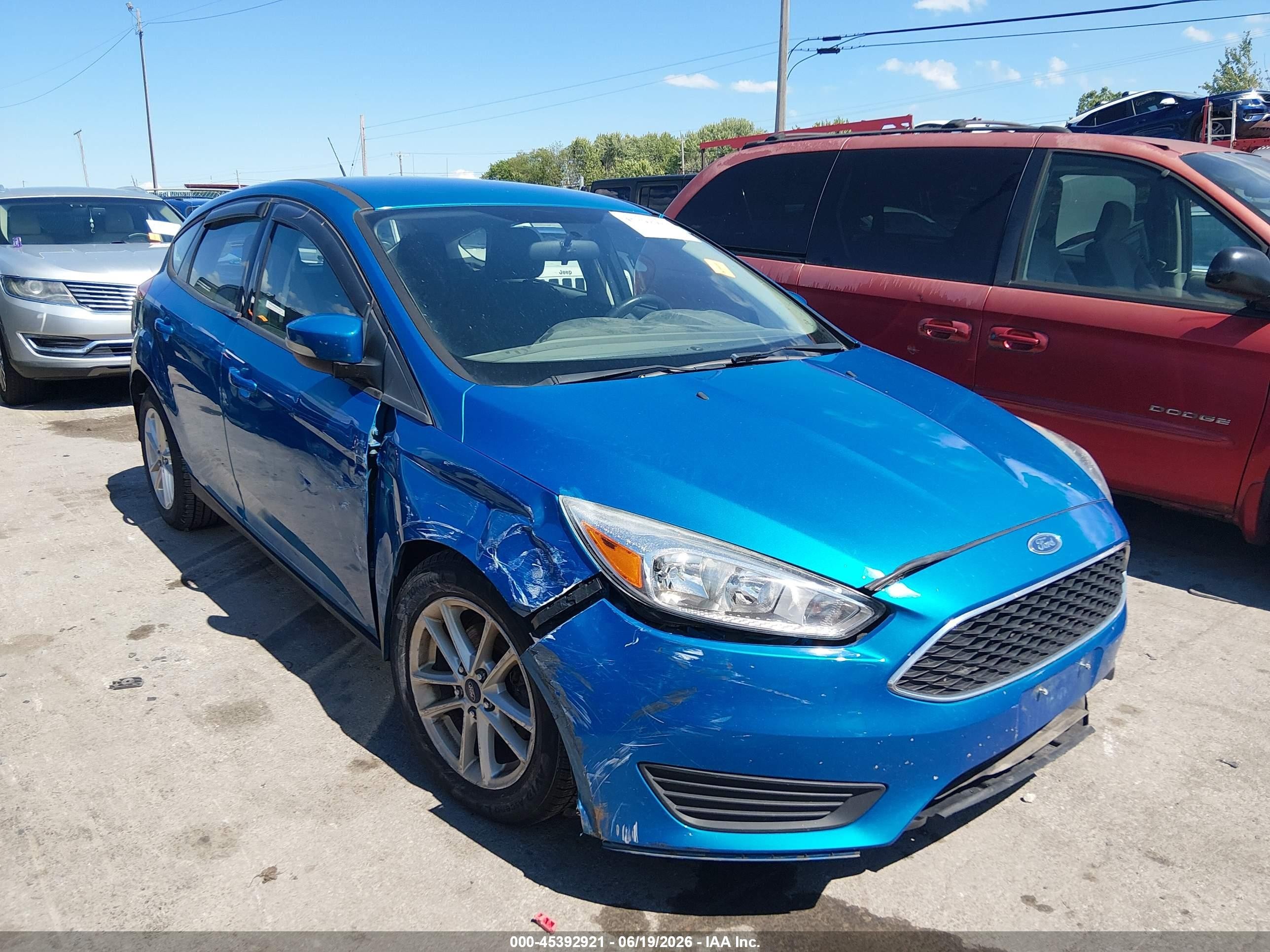2015 Ford Focus Se Синий vin: 1FADP3K24FL373682