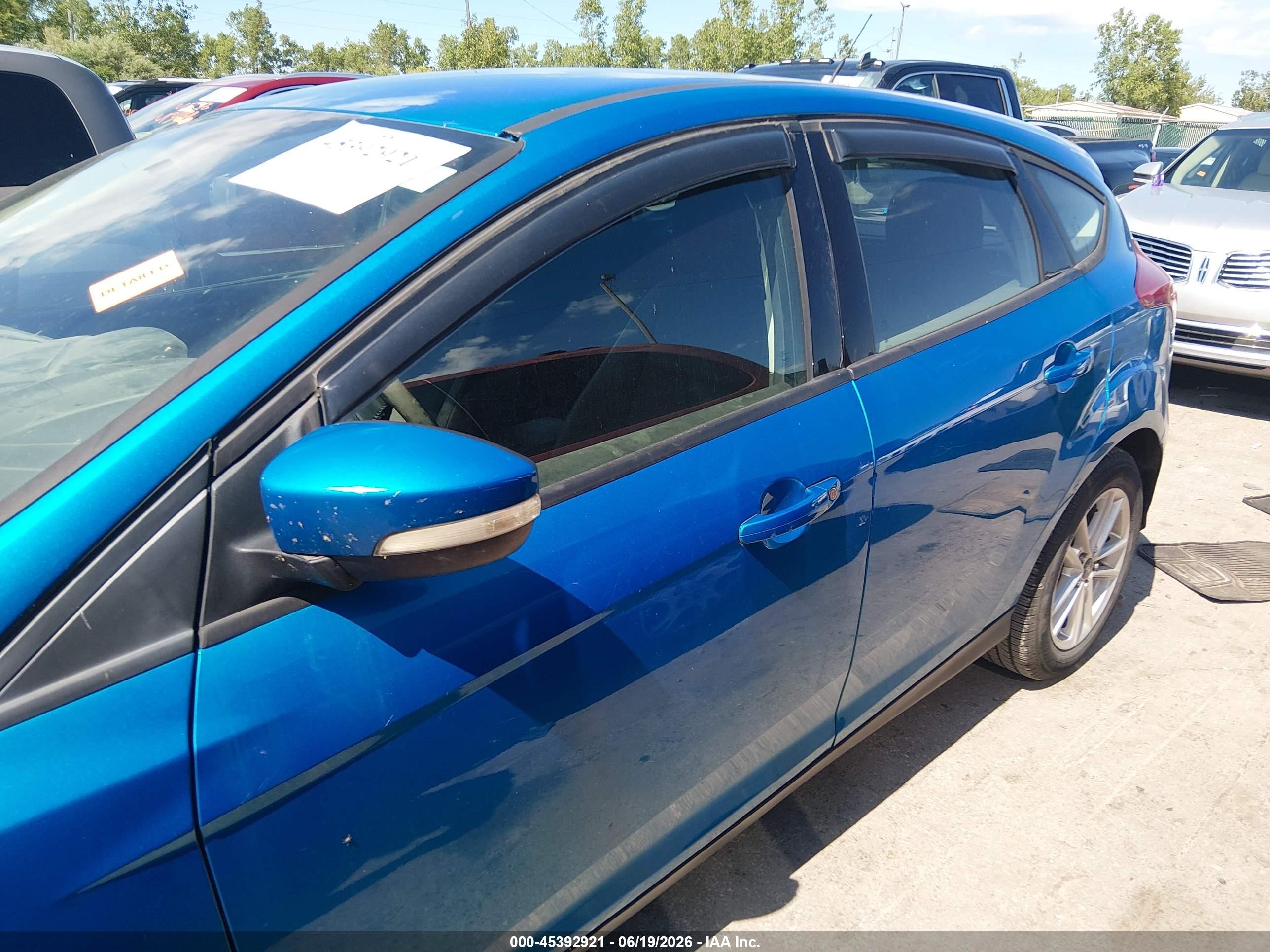 2015 Ford Focus Se Blue vin: 1FADP3K24FL373682