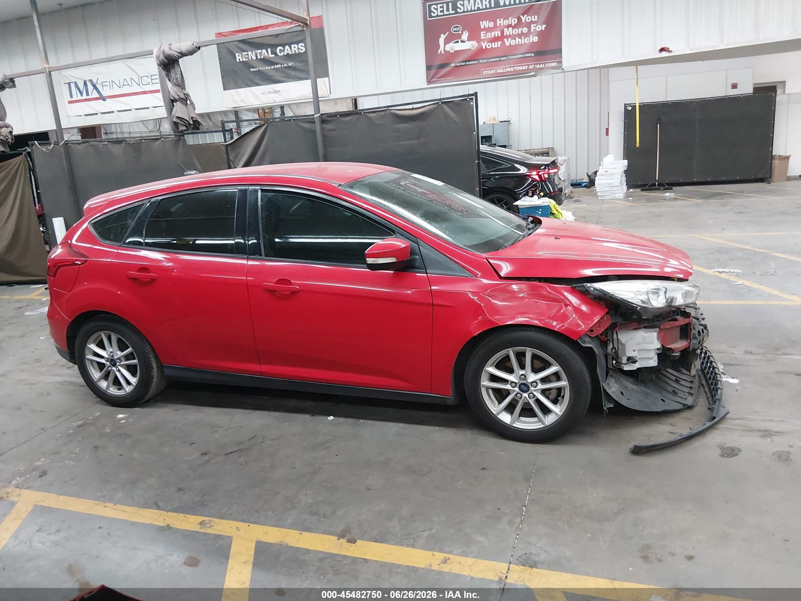 2015 Ford Focus Se Красный vin: 1FADP3K24FL375383