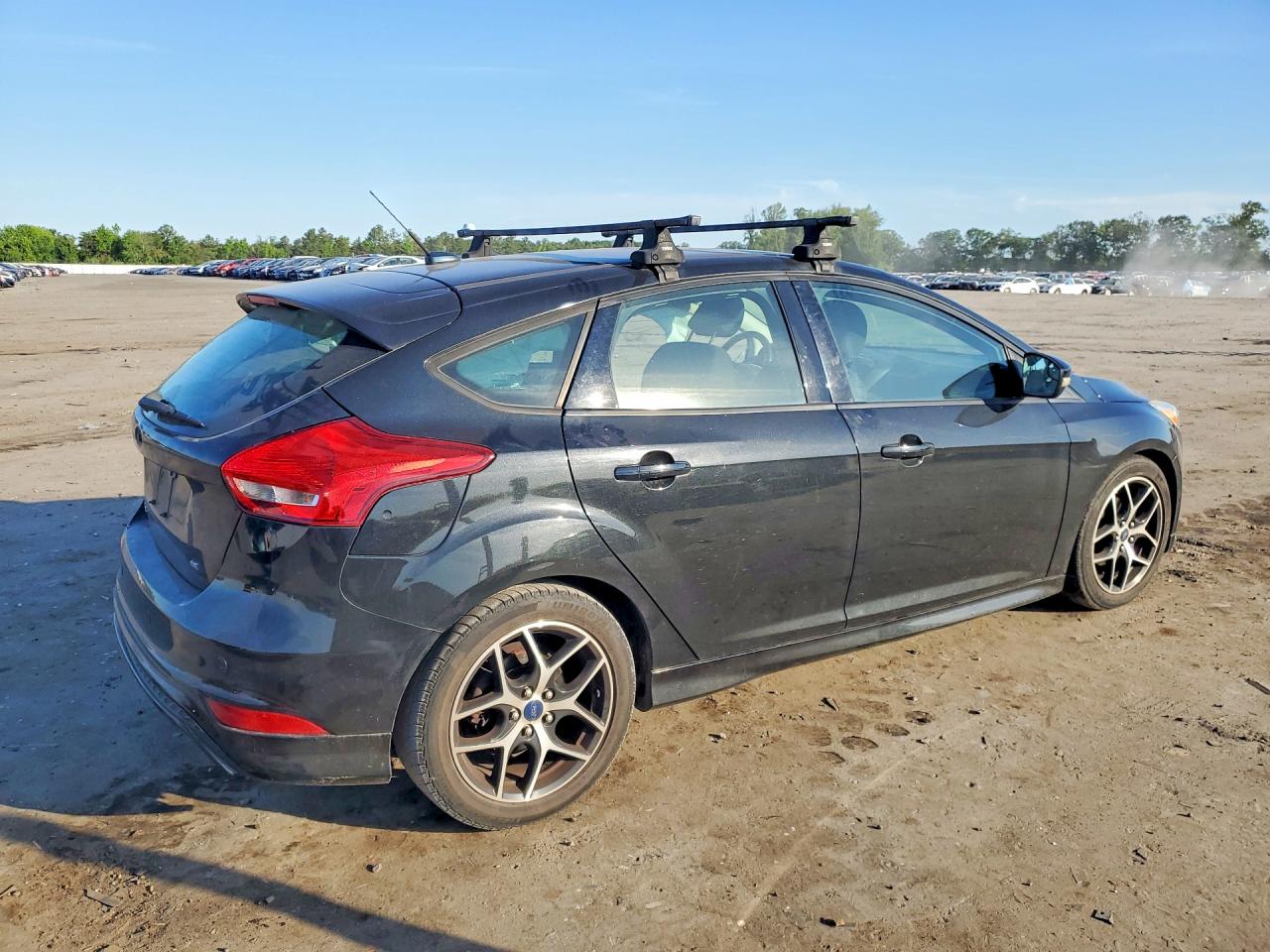2015 Ford Focus Se Black vin: 1FADP3K24FL381135