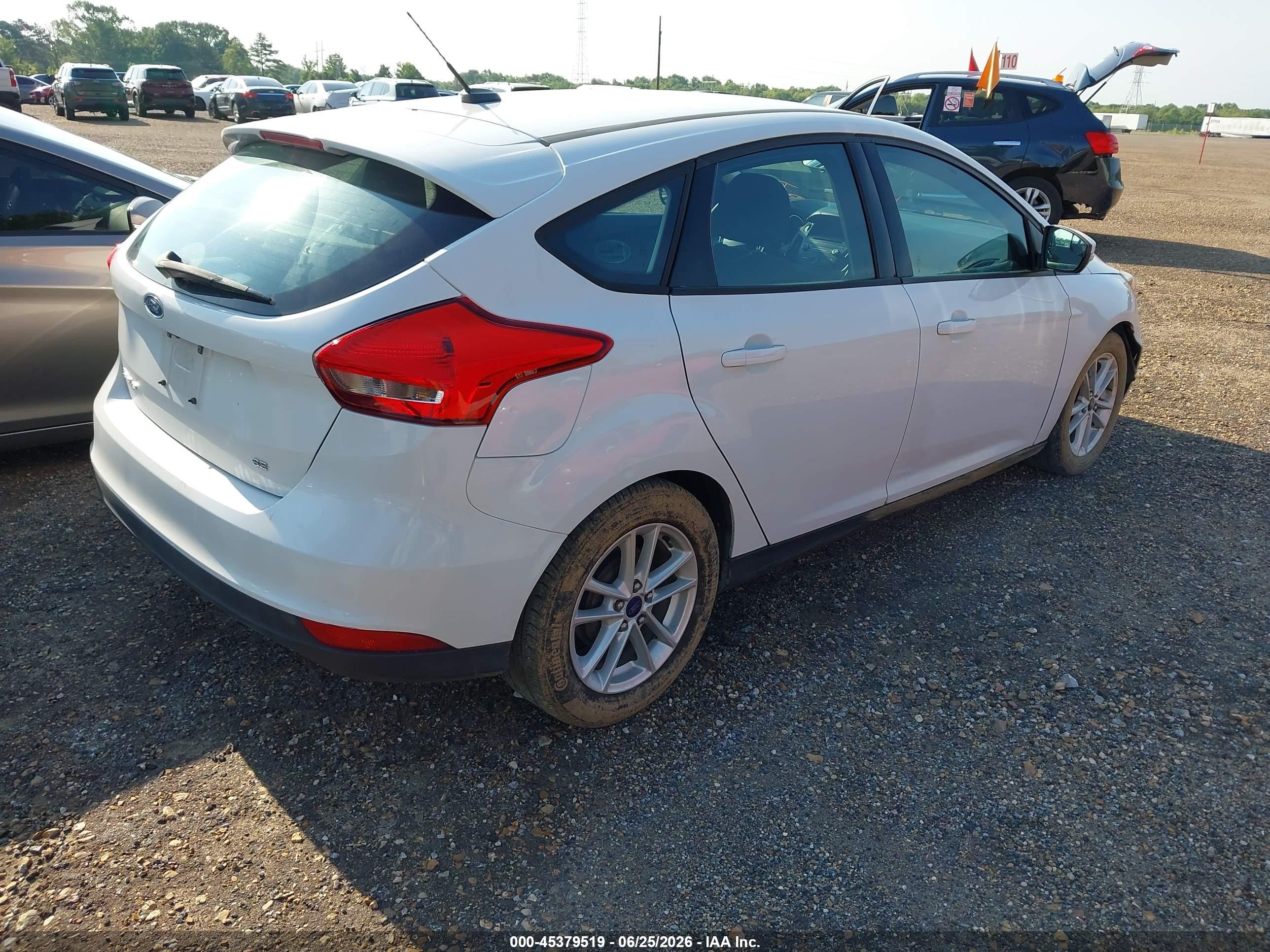 2015 Ford Focus Se Gray vin: 1FADP3K24FL381331