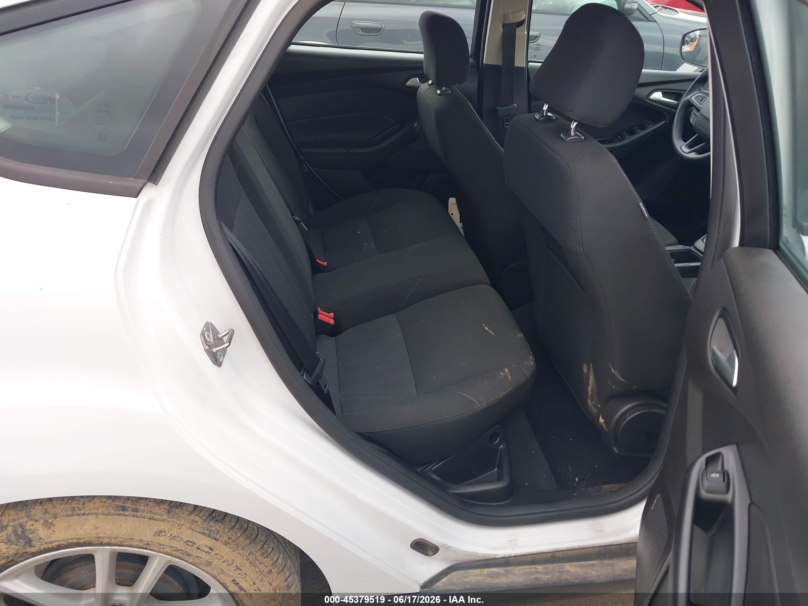 2015 Ford Focus Se Gray vin: 1FADP3K24FL381331