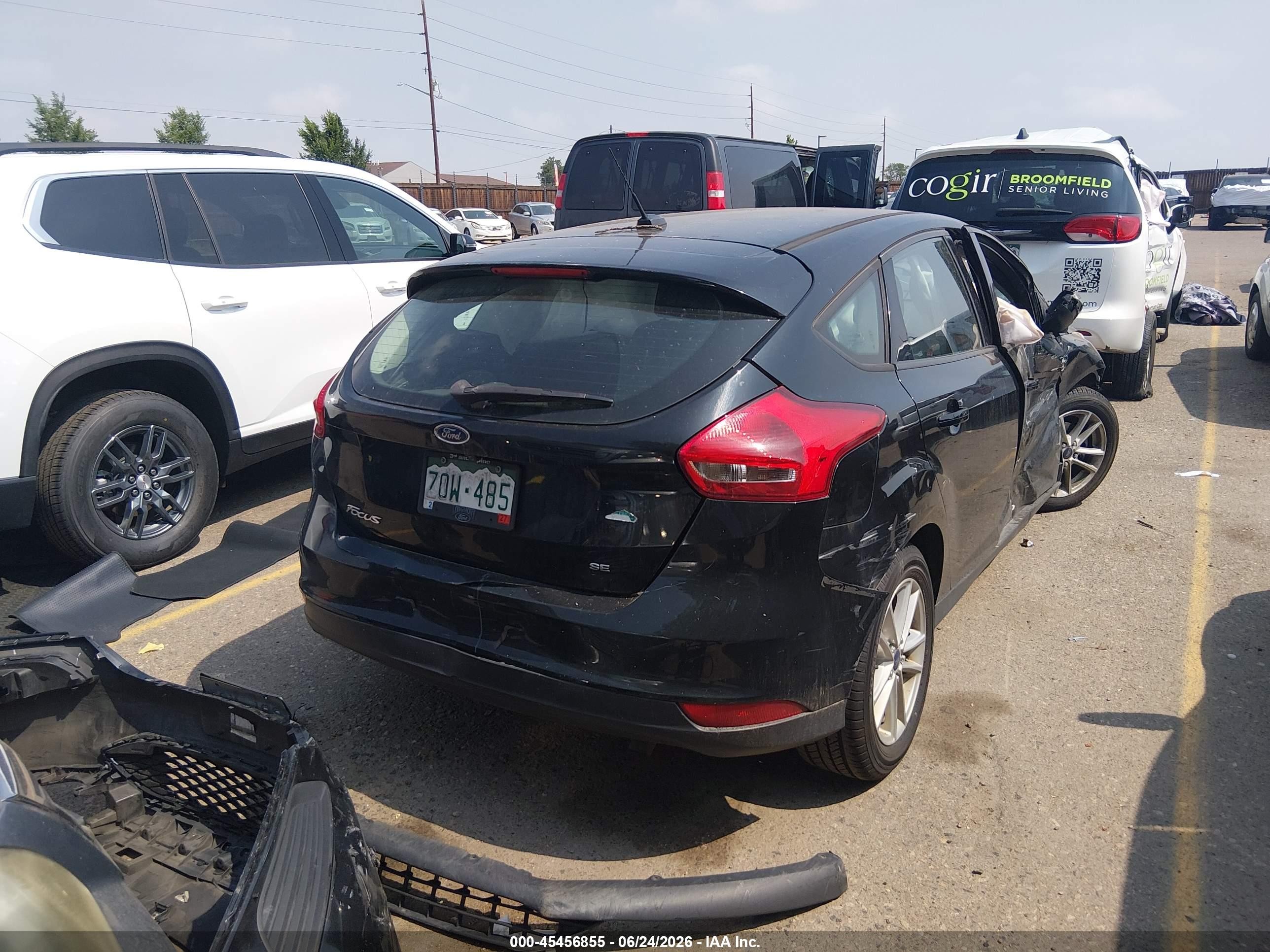 2018 Ford Focus Se Черный vin: 1FADP3K24JL322272