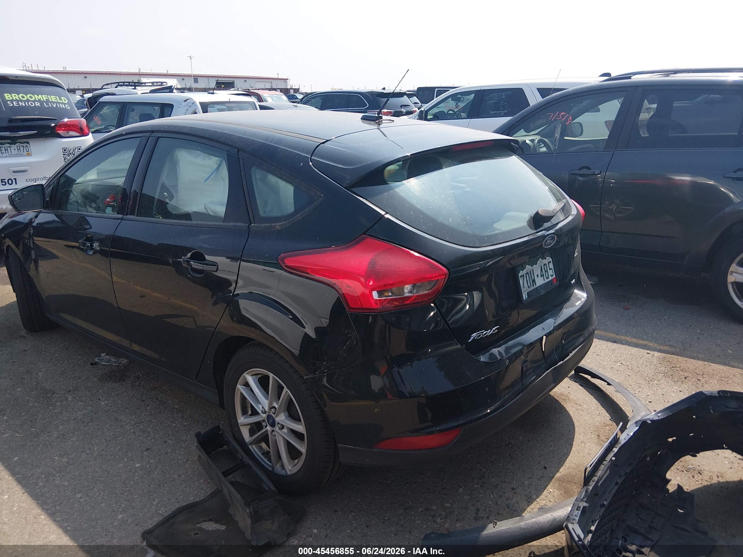 2018 Ford Focus Se Черный vin: 1FADP3K24JL322272