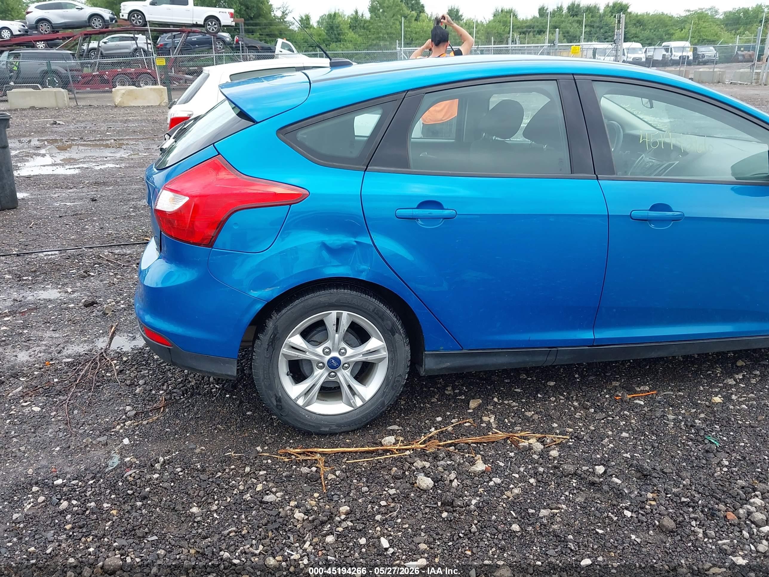 2013 Ford Focus Se Синий vin: 1FADP3K25DL113126
