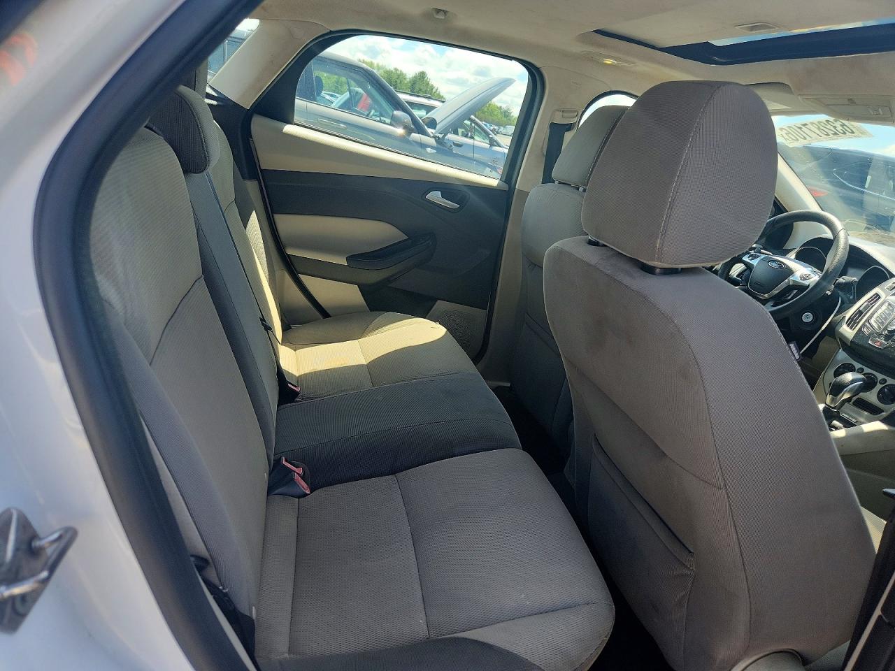 2013 Ford Focus Se White vin: 1FADP3K25DL258893