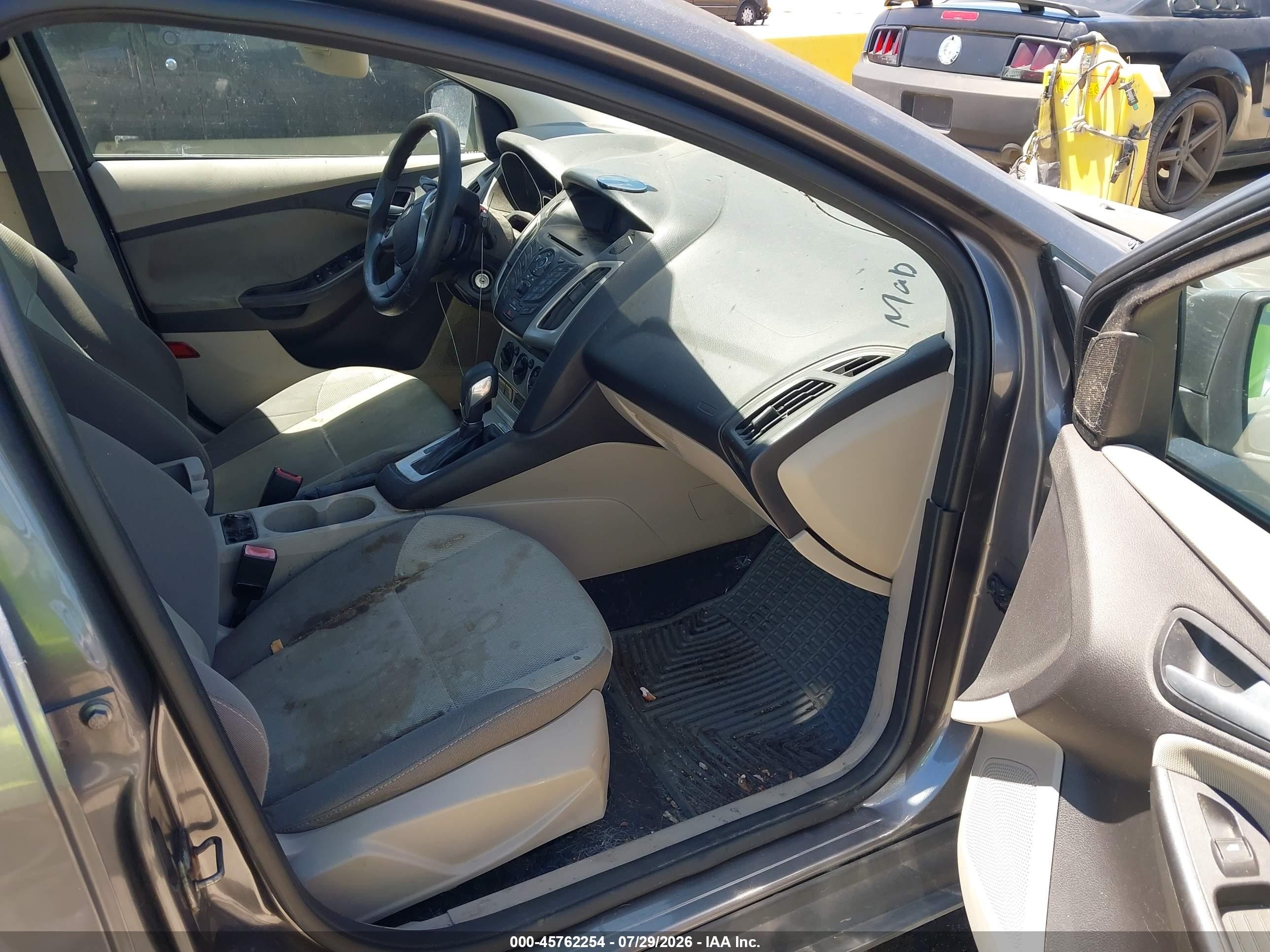 2013 Ford Focus Se Gray vin: 1FADP3K25DL319627