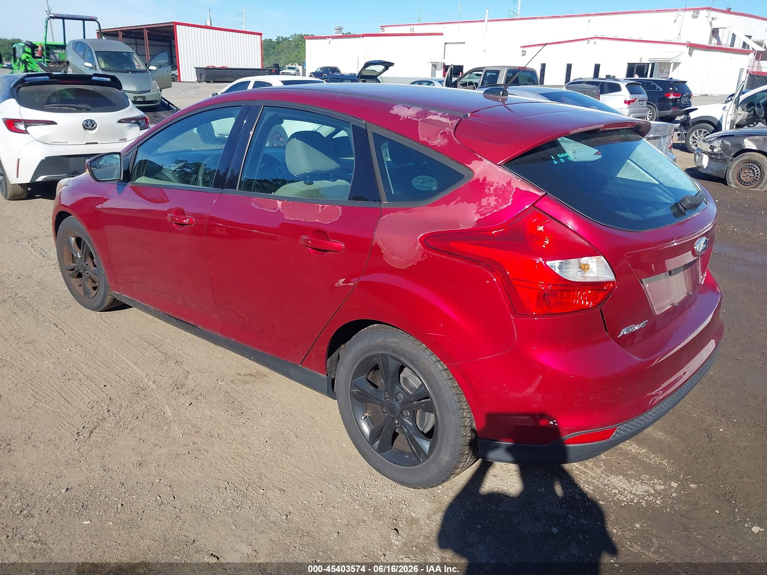 2014 Ford Focus Se Red vin: 1FADP3K25EL104556
