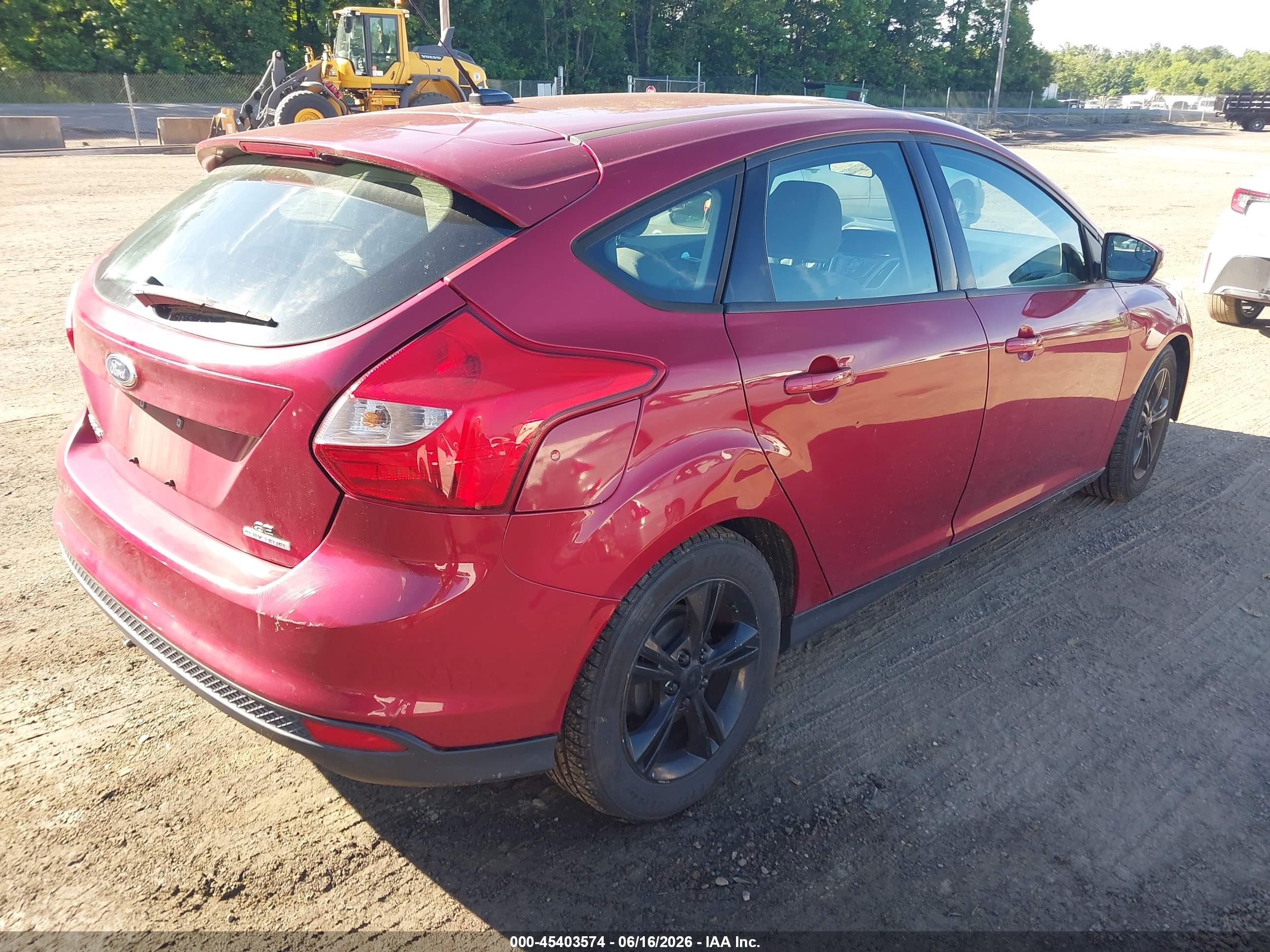 2014 Ford Focus Se Red vin: 1FADP3K25EL104556