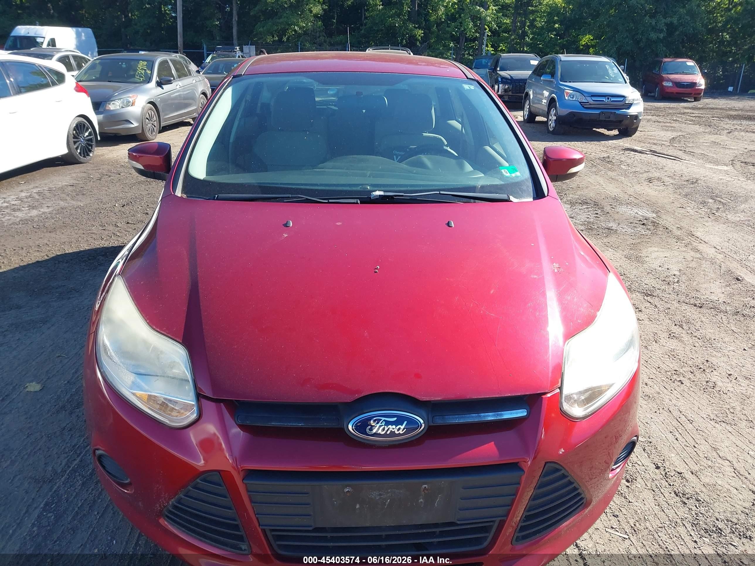 2014 Ford Focus Se Red vin: 1FADP3K25EL104556