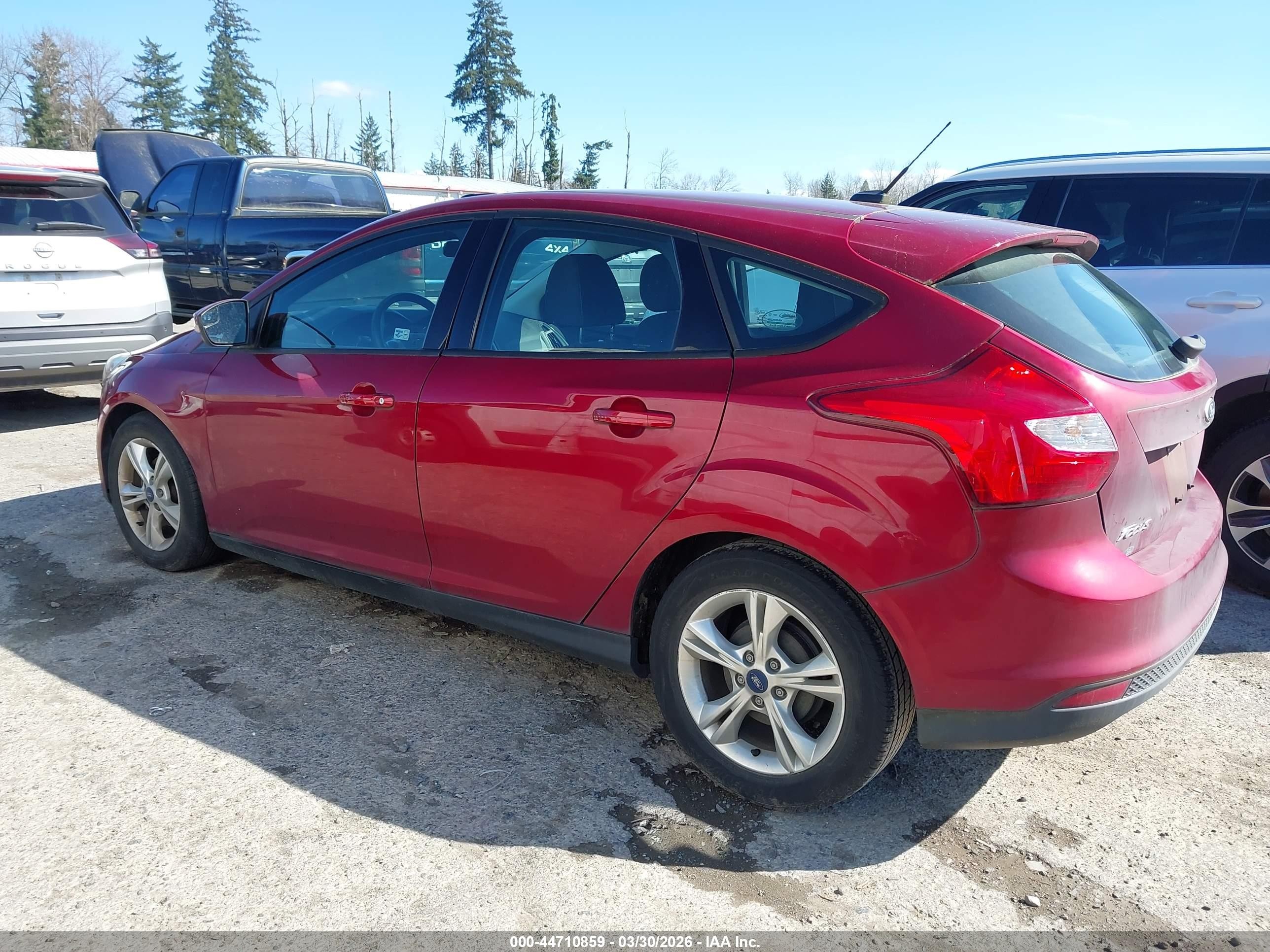 2014 Ford Focus Se Red vin: 1FADP3K25EL124001