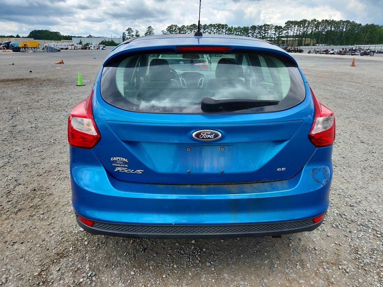 2014 Ford Focus Se Blue vin: 1FADP3K25EL152249