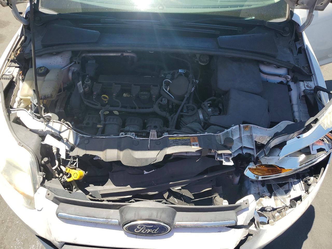 2014 Ford Focus Se White vin: 1FADP3K25EL153241