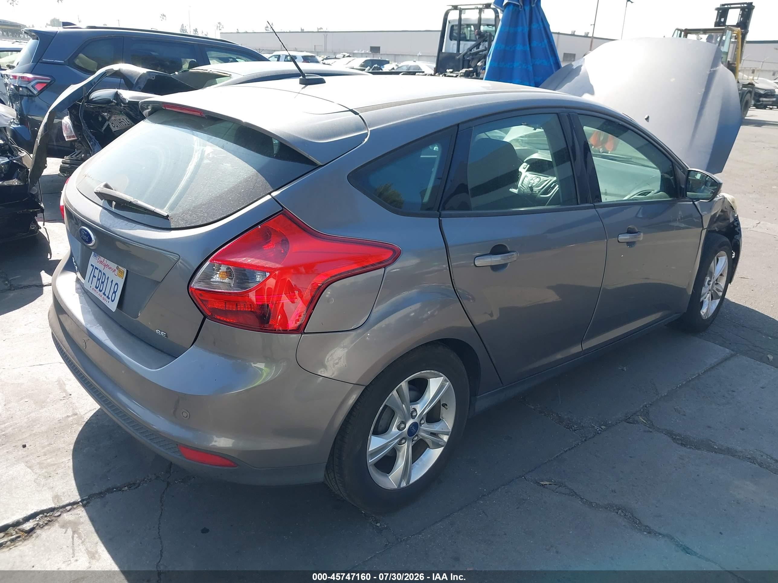 2014 Ford Focus Se Gray vin: 1FADP3K25EL176261