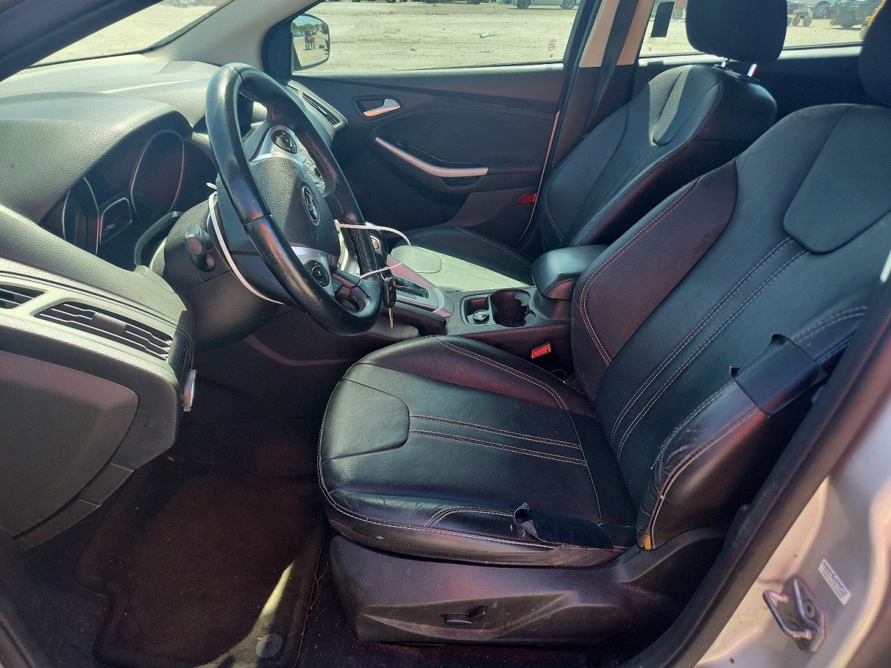 2014 Ford Focus Se Серебряный vin: 1FADP3K25EL251895