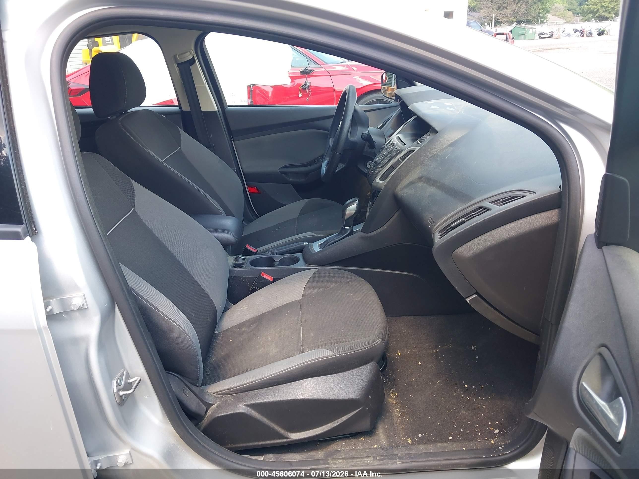 2014 Ford Focus Se White vin: 1FADP3K25EL258491
