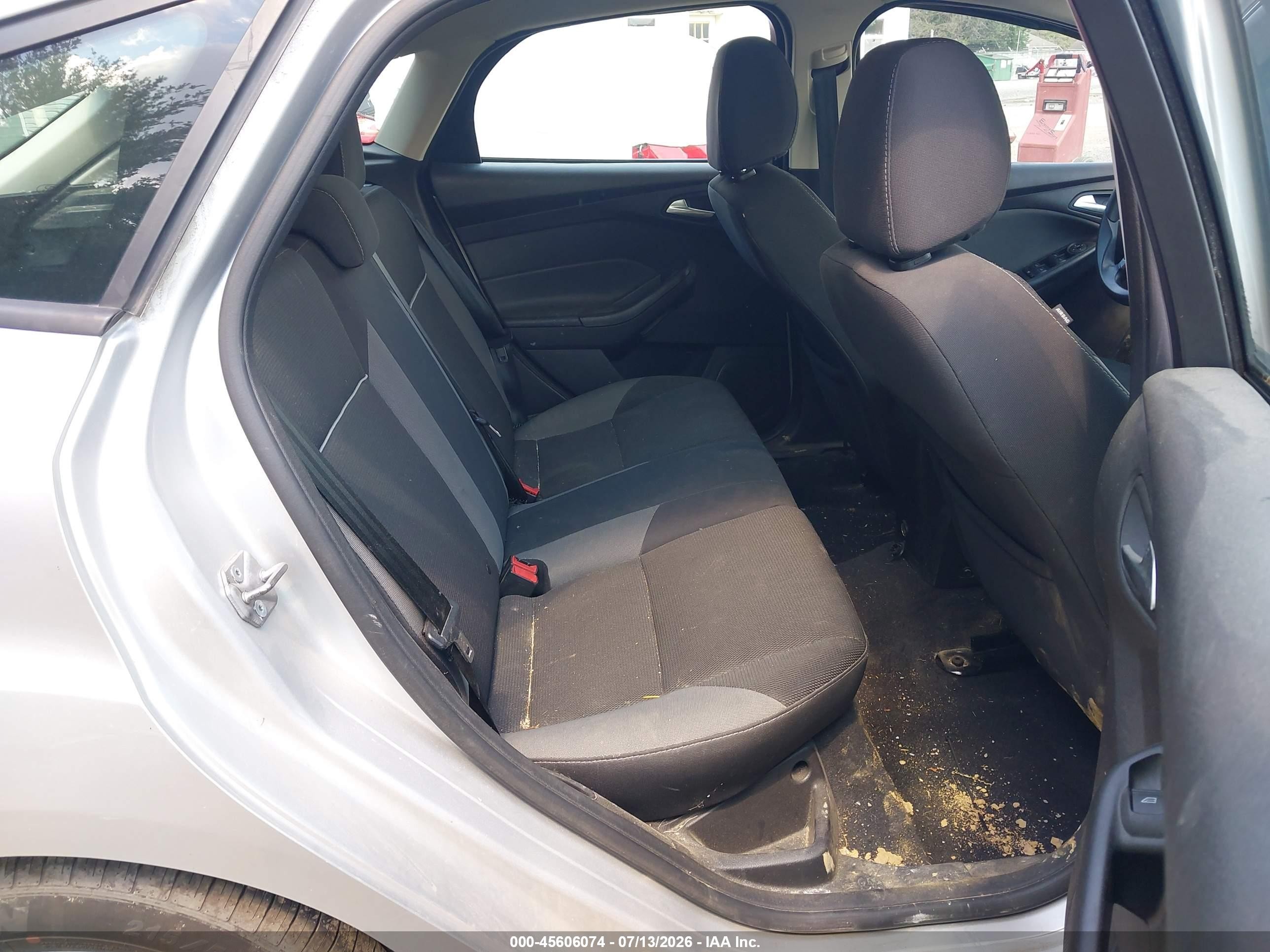2014 Ford Focus Se White vin: 1FADP3K25EL258491