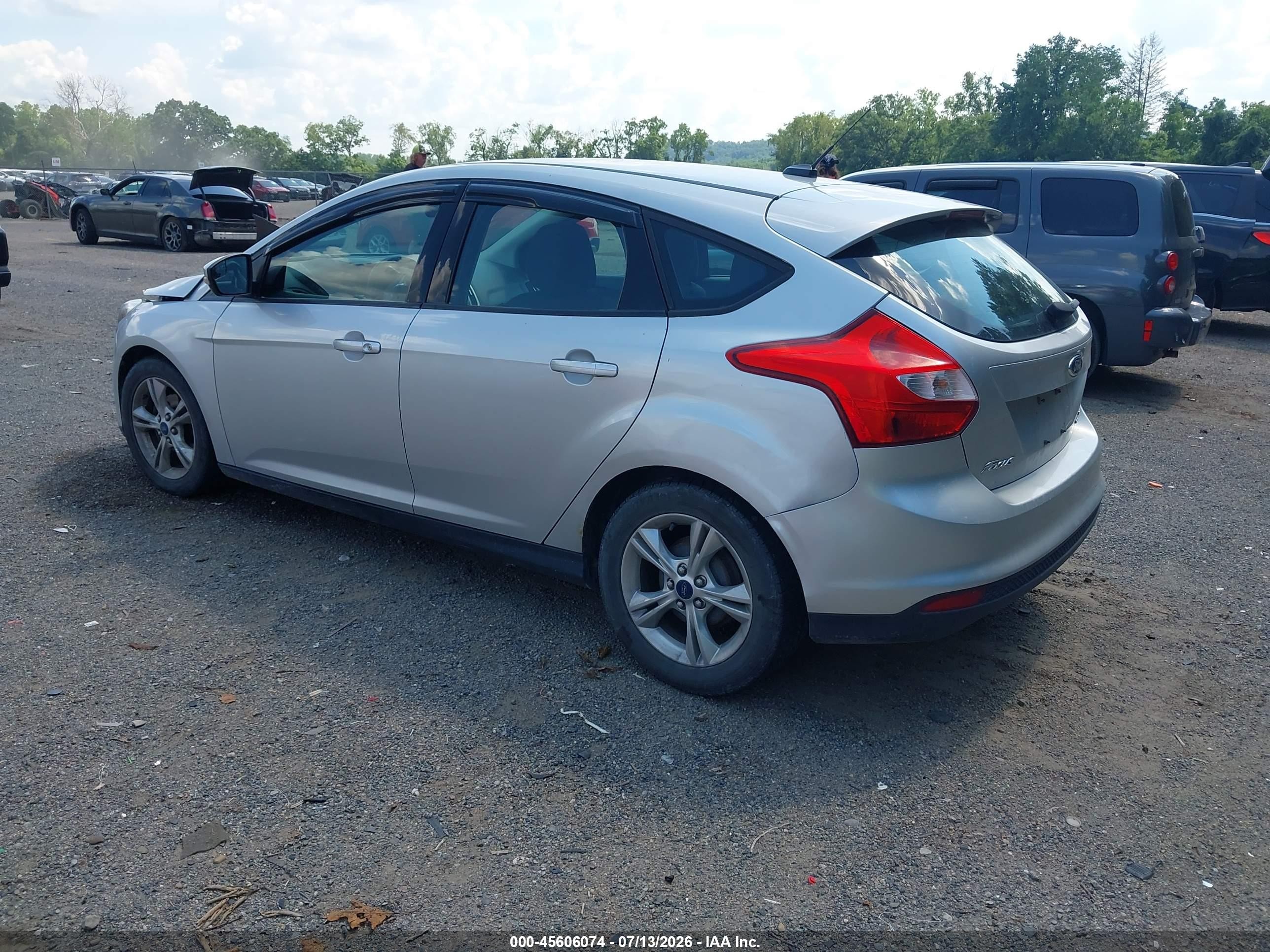 2014 Ford Focus Se White vin: 1FADP3K25EL258491