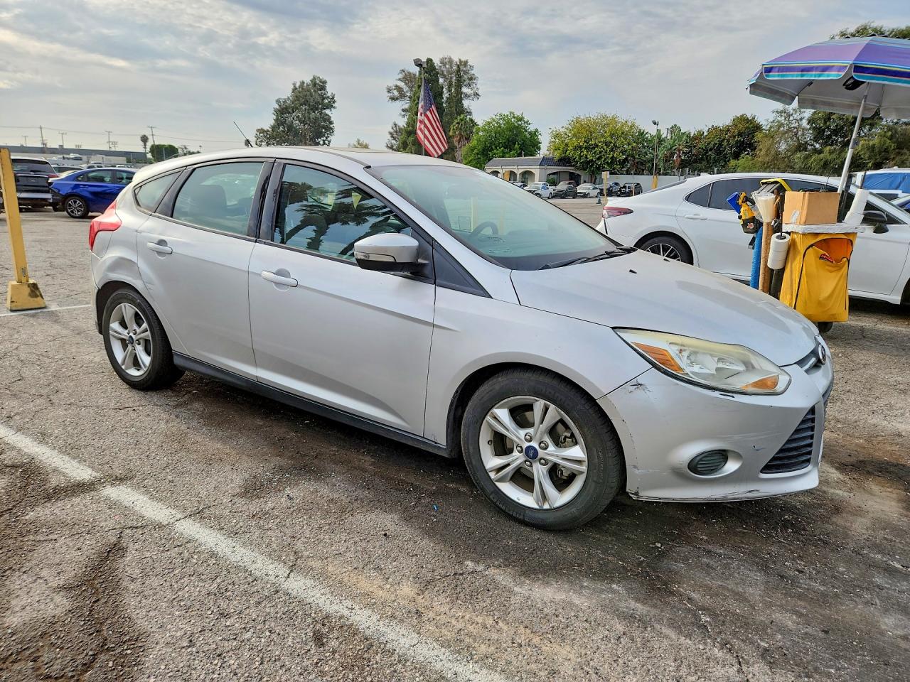 2014 Ford Focus Se Silver vin: 1FADP3K25EL265358