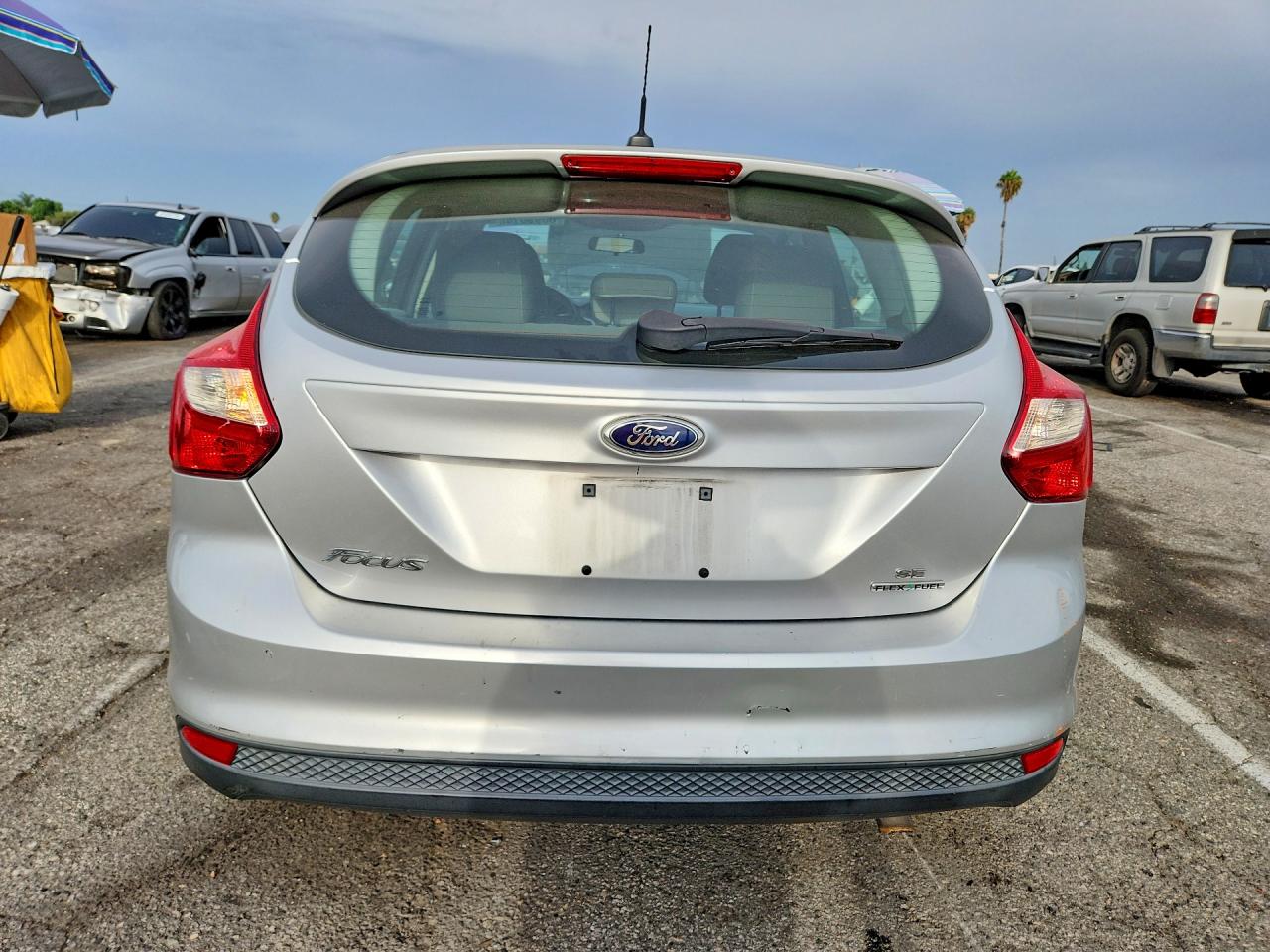 2014 Ford Focus Se Silver vin: 1FADP3K25EL265358
