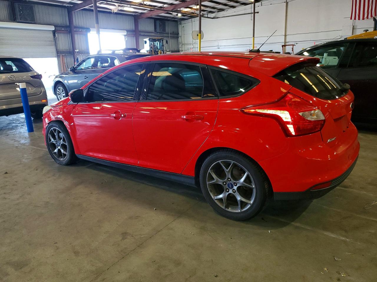 2014 Ford Focus Red vin: 1FADP3K25EL268437