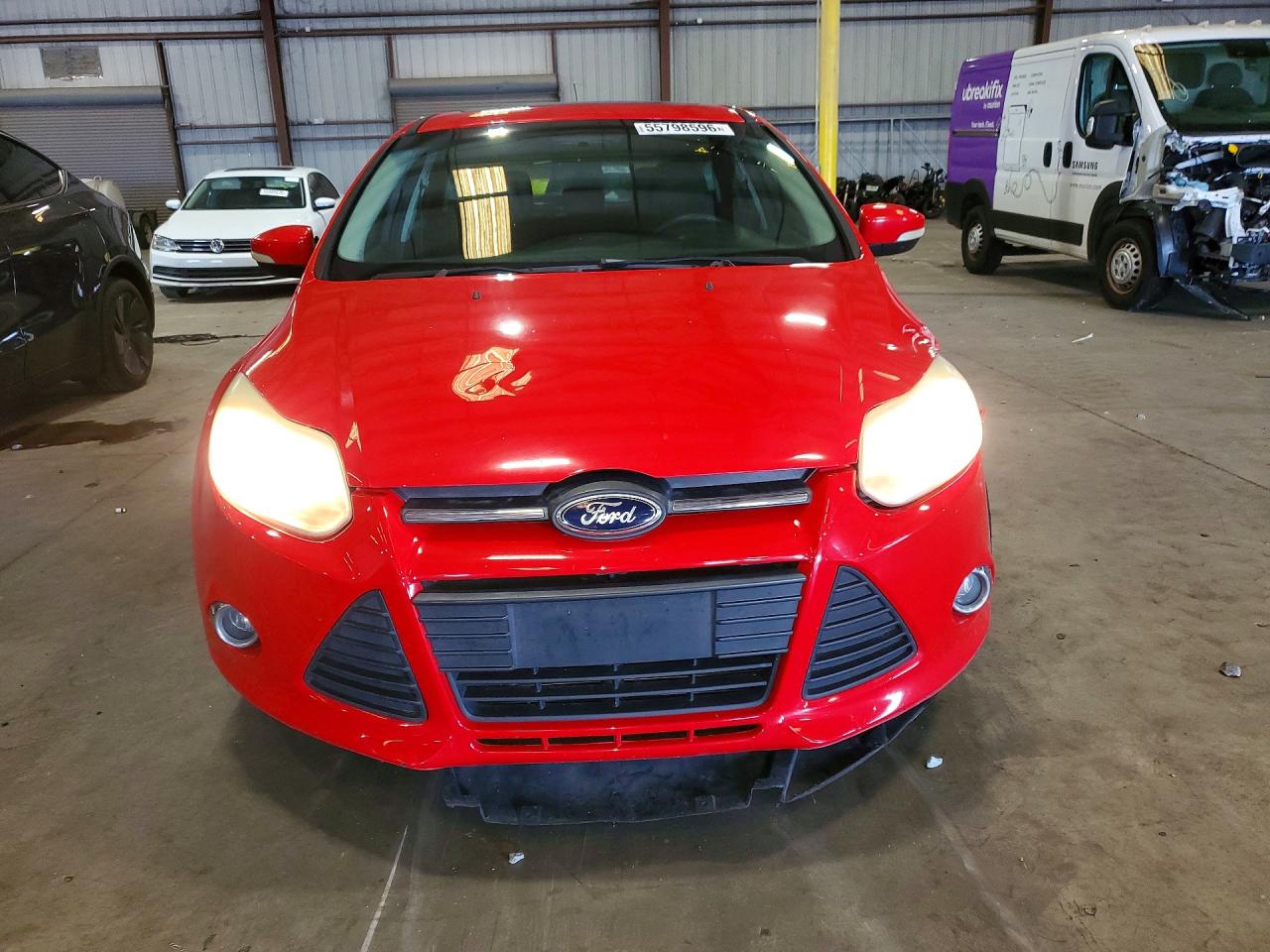 2014 Ford Focus Red vin: 1FADP3K25EL268437