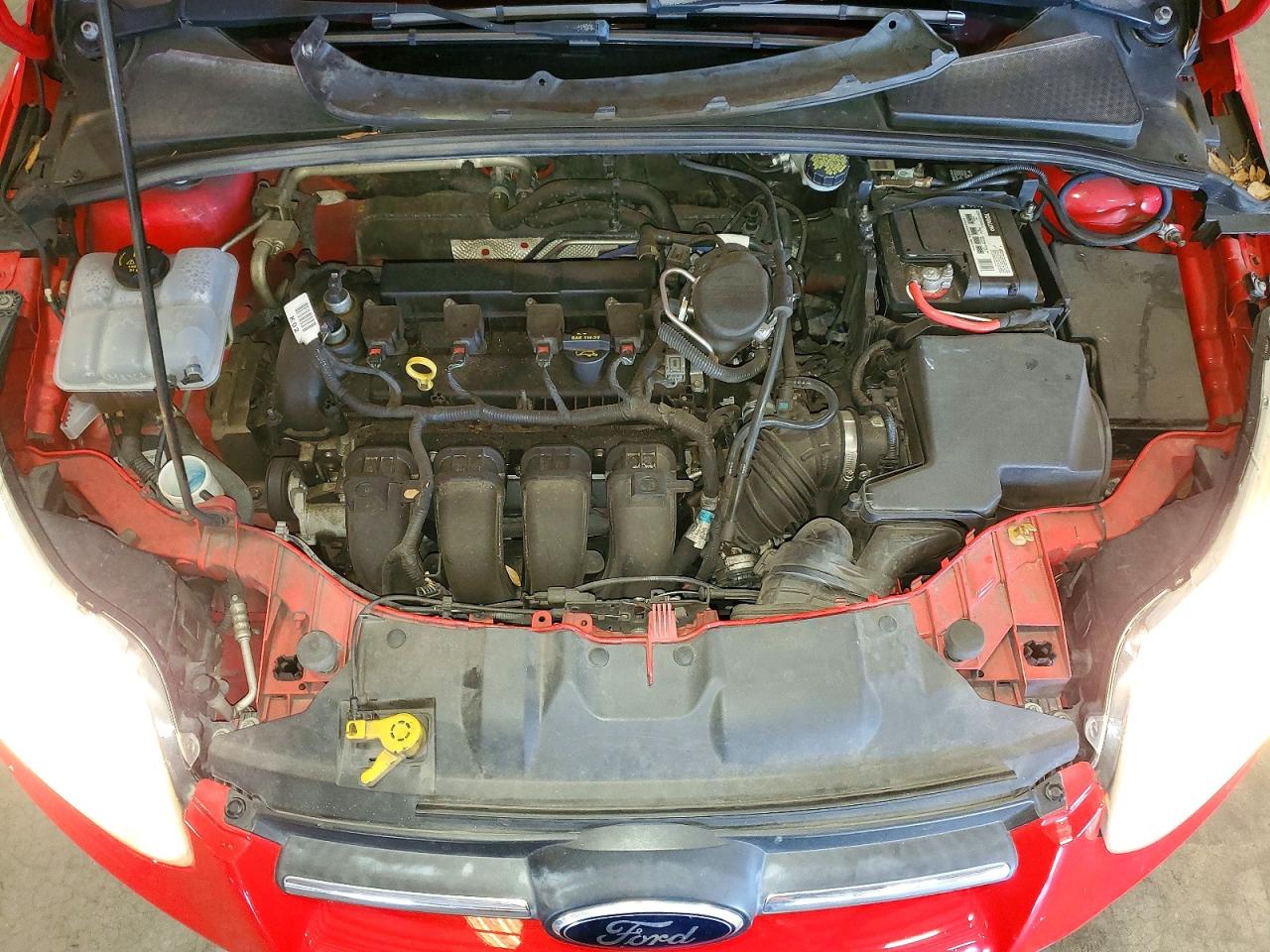 2014 Ford Focus Red vin: 1FADP3K25EL268437