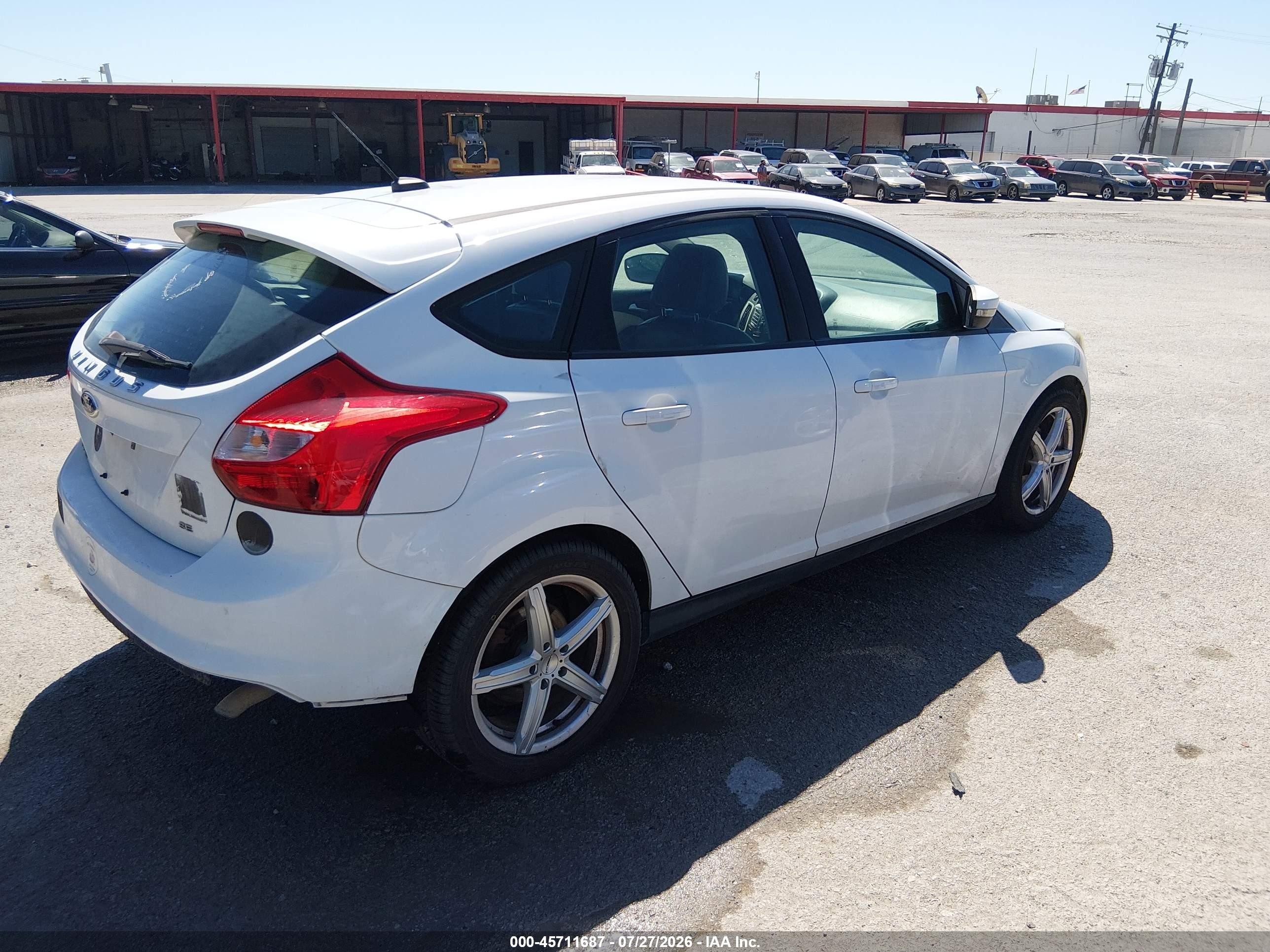 2014 Ford Focus Se Белый vin: 1FADP3K25EL325459