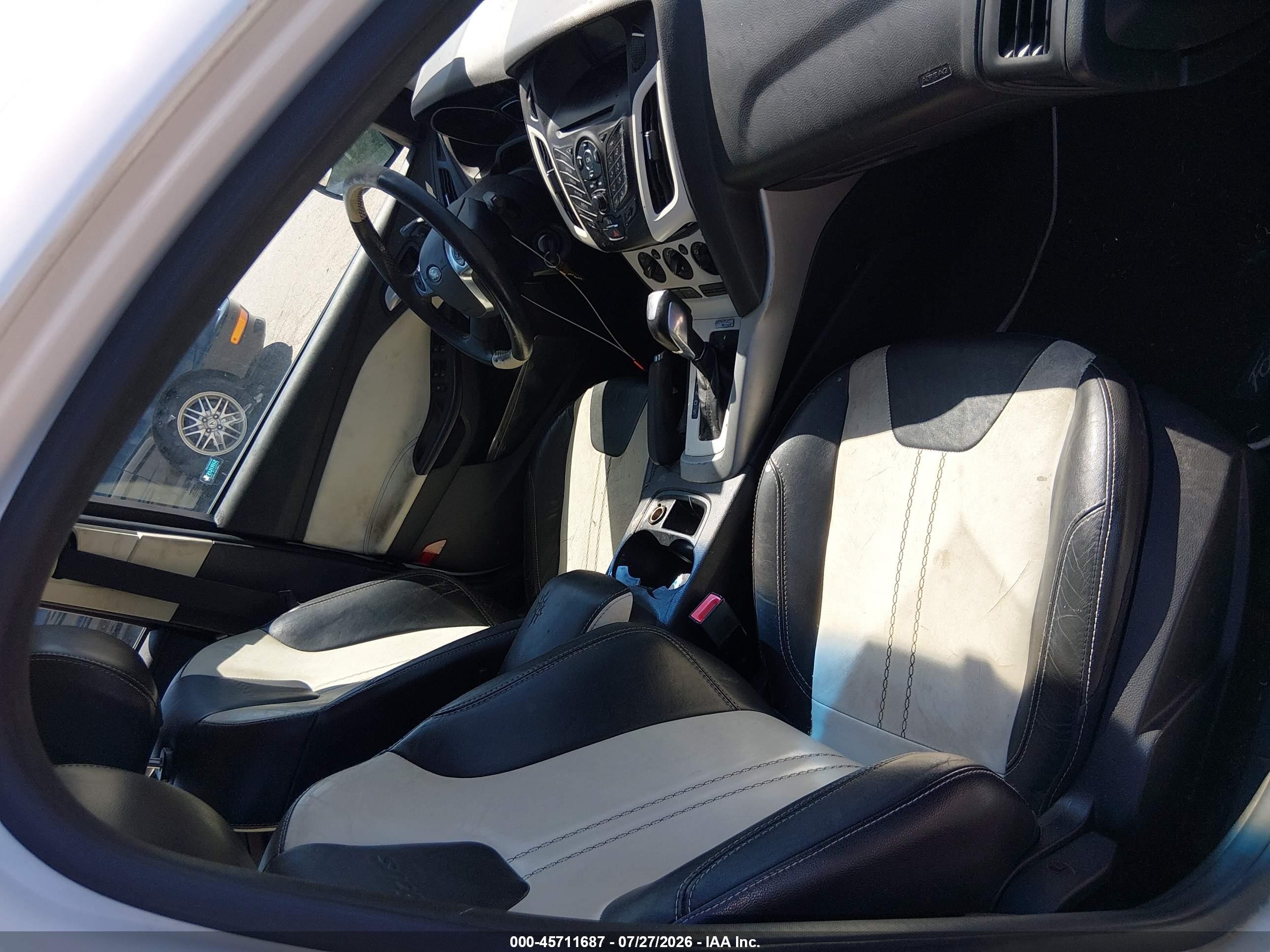 2014 Ford Focus Se Белый vin: 1FADP3K25EL325459