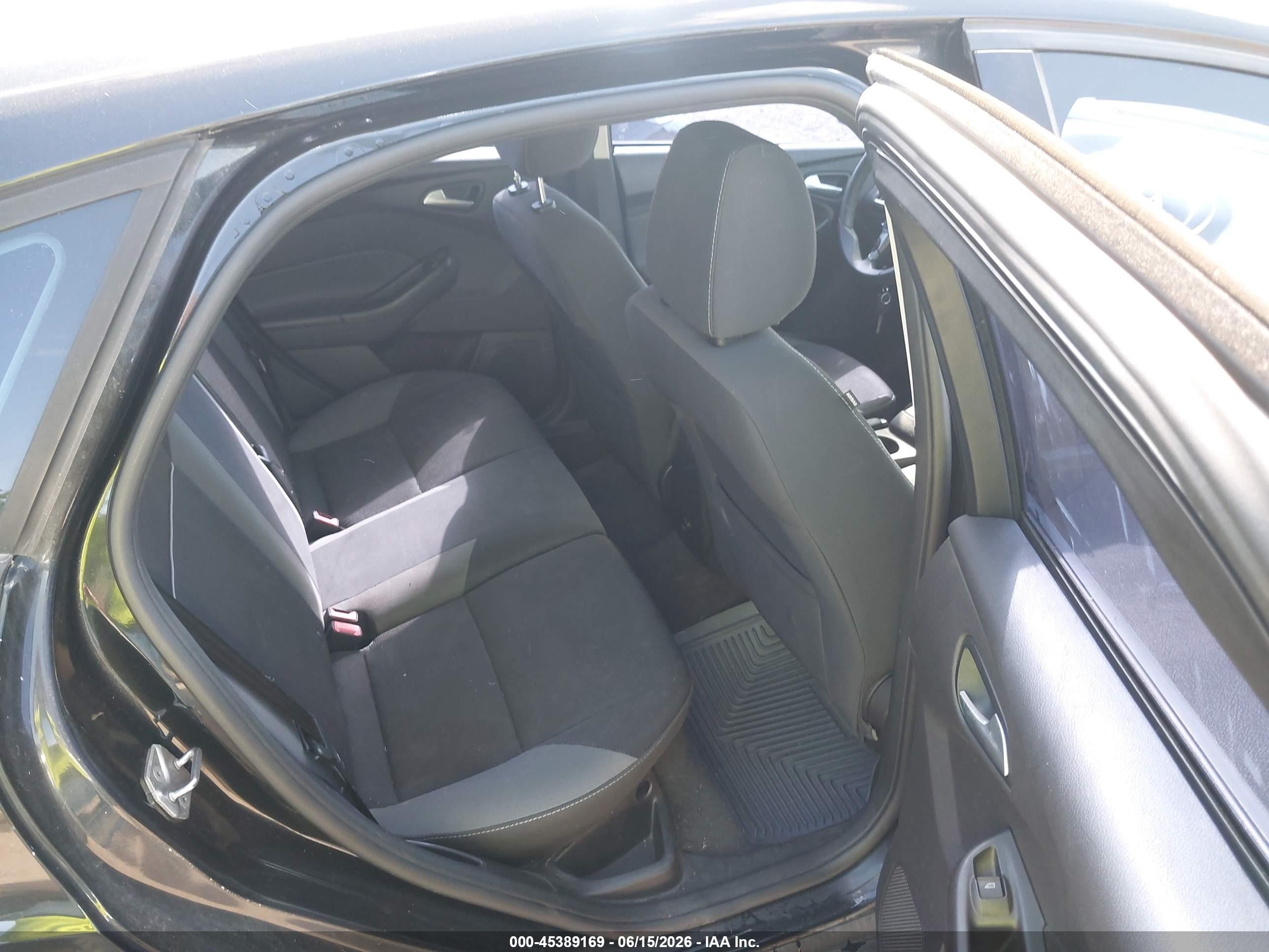 2014 Ford Focus Se Black vin: 1FADP3K25EL332427
