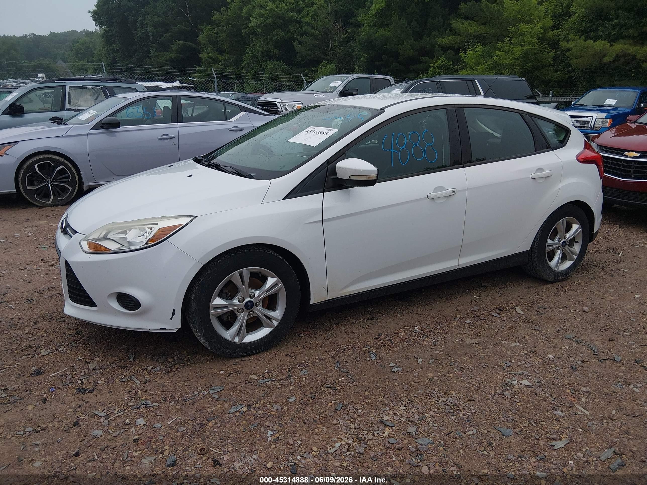 2014 Ford Focus Se White vin: 1FADP3K25EL339653