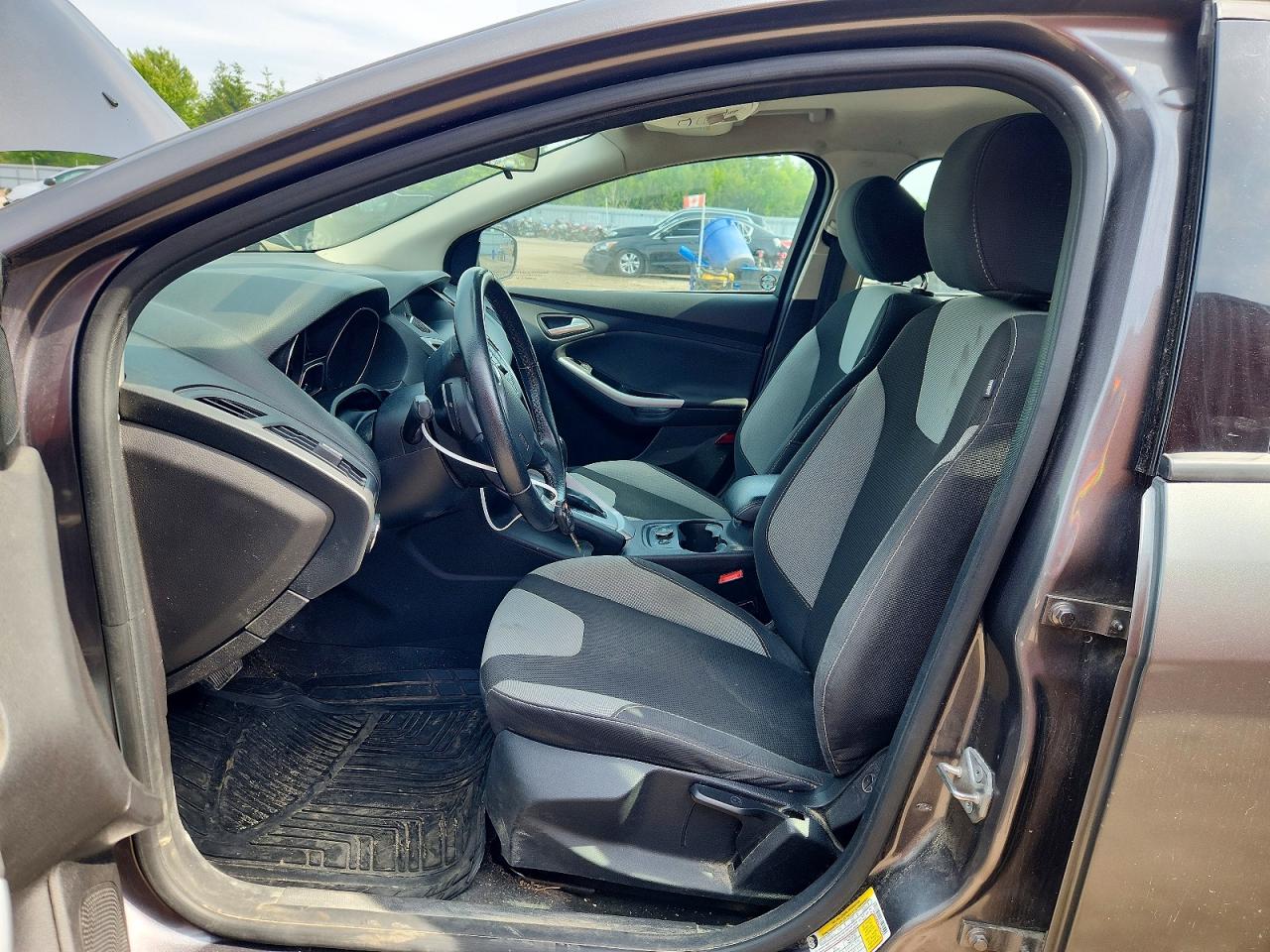 2014 Ford Focus Se Gray vin: 1FADP3K25EL342777