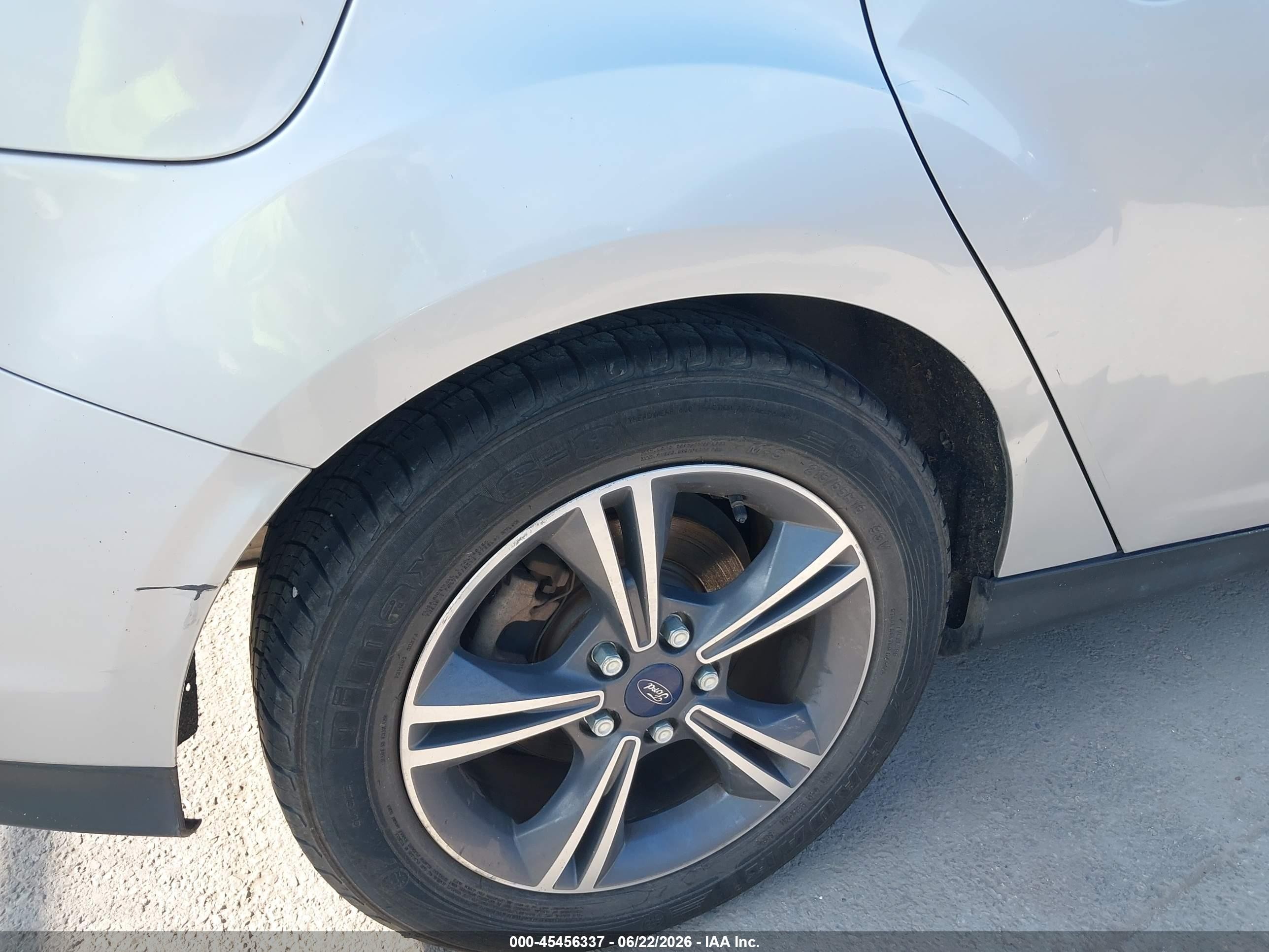 2014 Ford Focus Se Silver vin: 1FADP3K25EL354881
