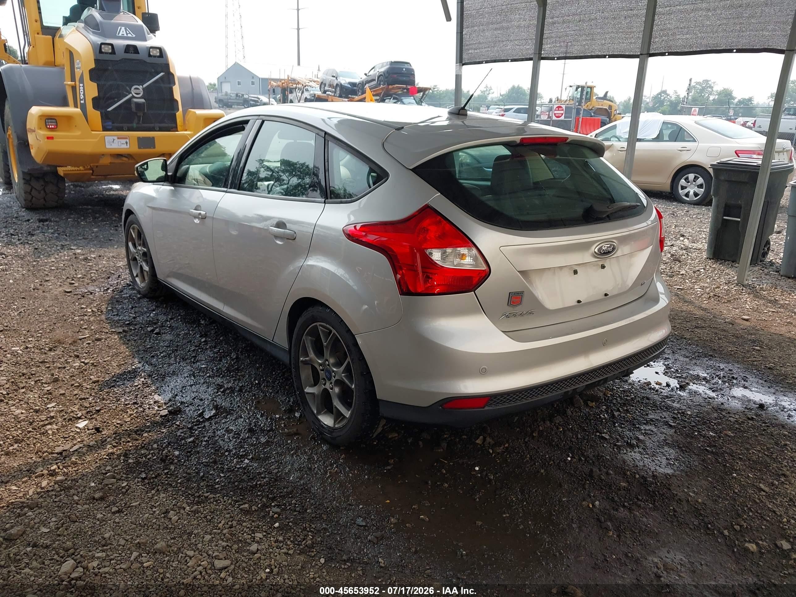 2014 Ford Focus Se Серебряный vin: 1FADP3K25EL357182
