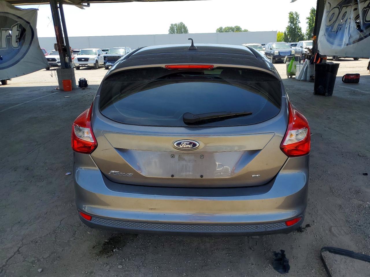 2014 Ford Focus Gray vin: 1FADP3K25EL363337