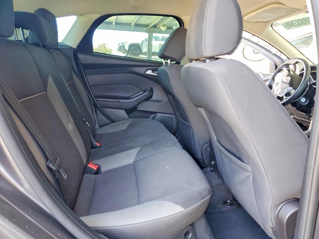 2014 Ford Focus Gray vin: 1FADP3K25EL363337