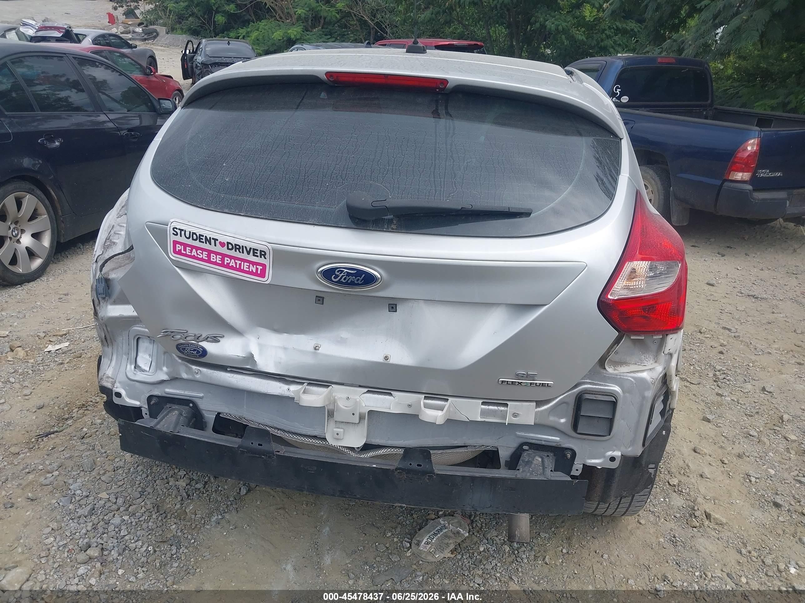 2014 Ford Focus Se Silver vin: 1FADP3K25EL410494