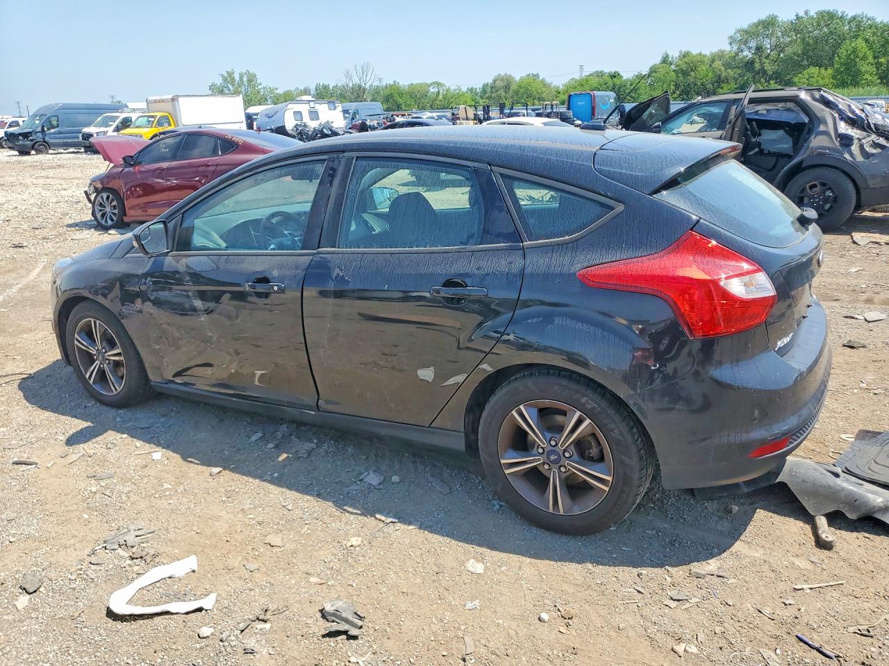 2014 Ford Focus Se Черный vin: 1FADP3K25EL410897