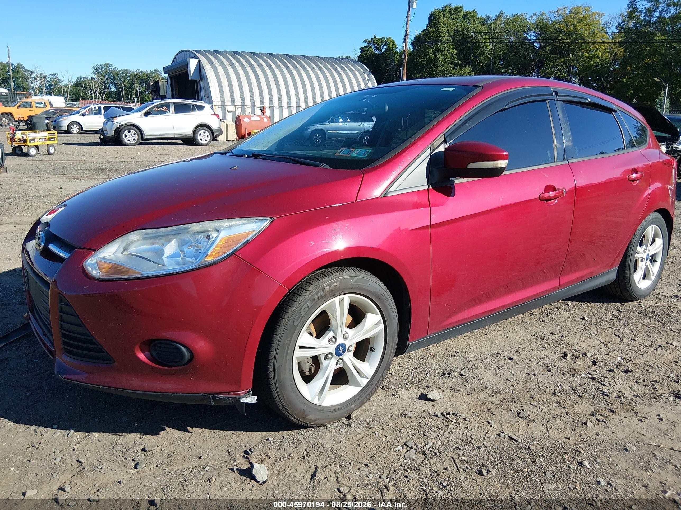 2014 Ford Focus Se Красный vin: 1FADP3K25EL424718