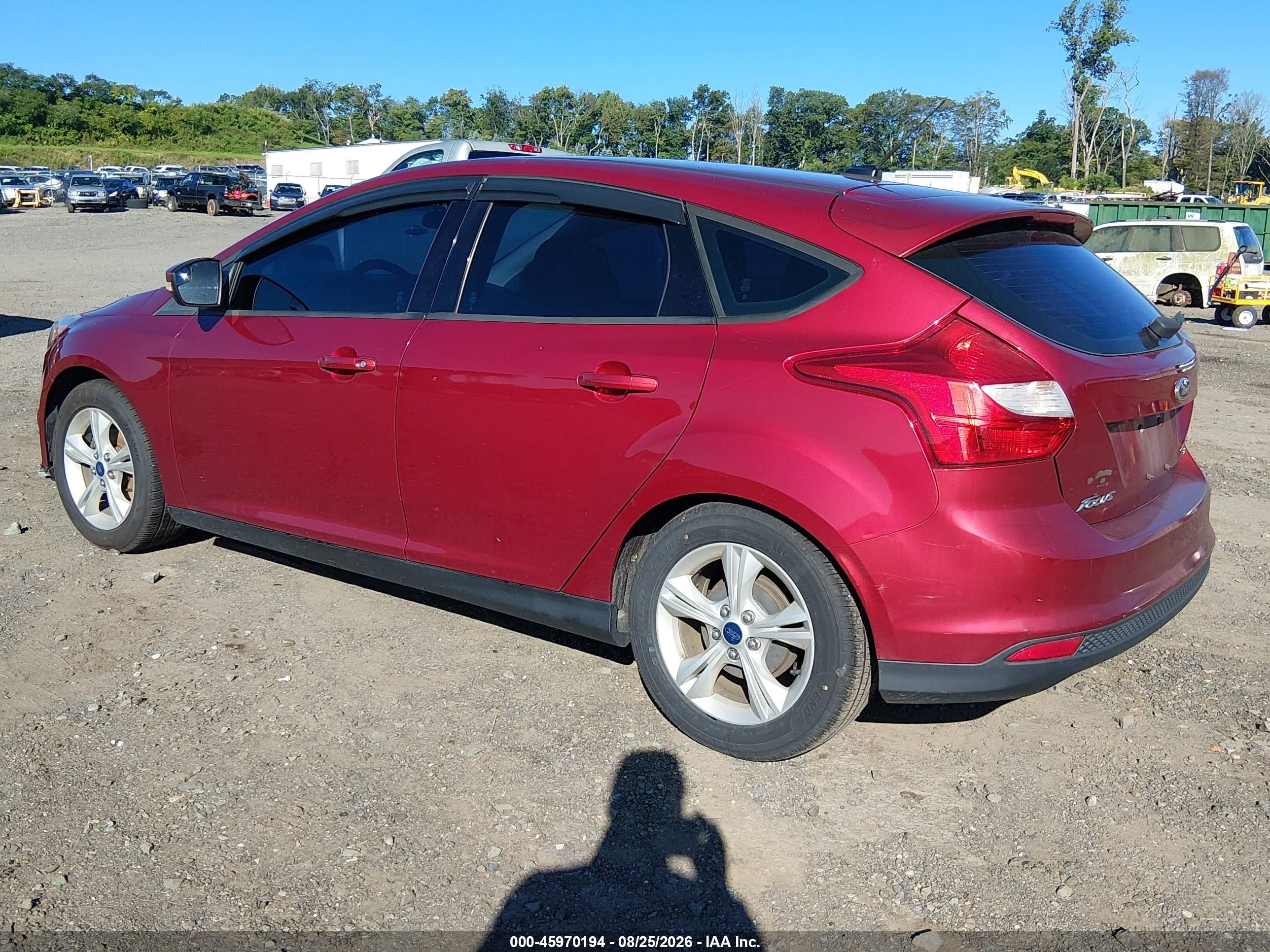 2014 Ford Focus Se Красный vin: 1FADP3K25EL424718